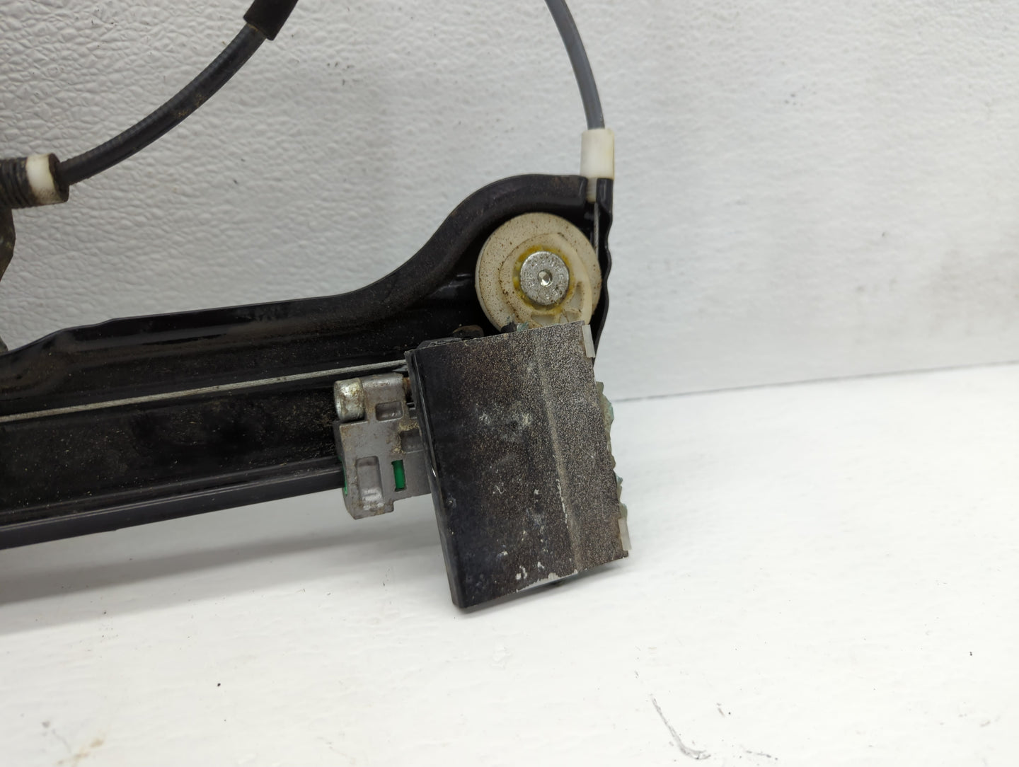 Bmw Bmw 645i Passenger Front Right Power Window Motor - Oemusedautoparts1.com