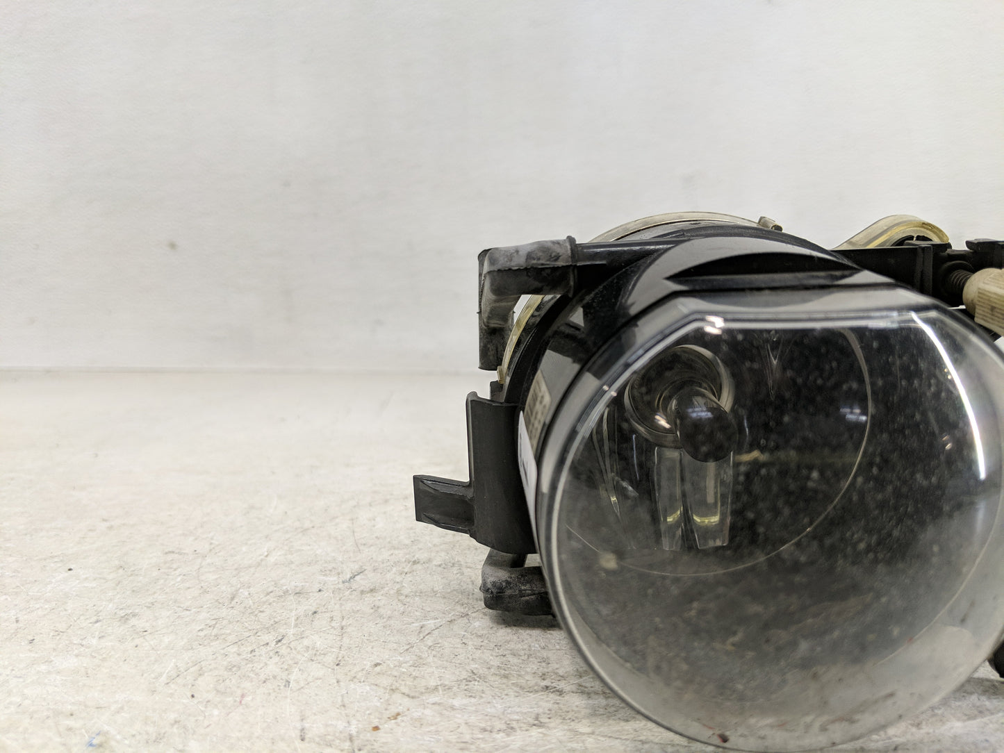Bmw Bmw 645i Passenger Right Oem Fog Light Lamp - Oemusedautoparts1.com