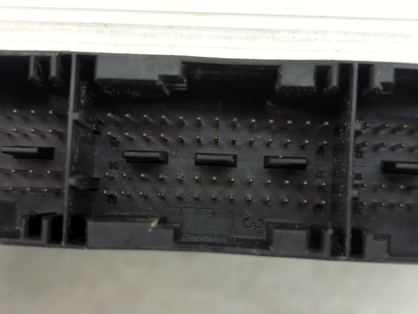 2004-2005 Bmw X3 PCM Engine Control Computer ECU ECM PCU OEM P/N:5WK93019 Fits Fits 2004 2005 OEM Used Auto Parts - Oemuseda
