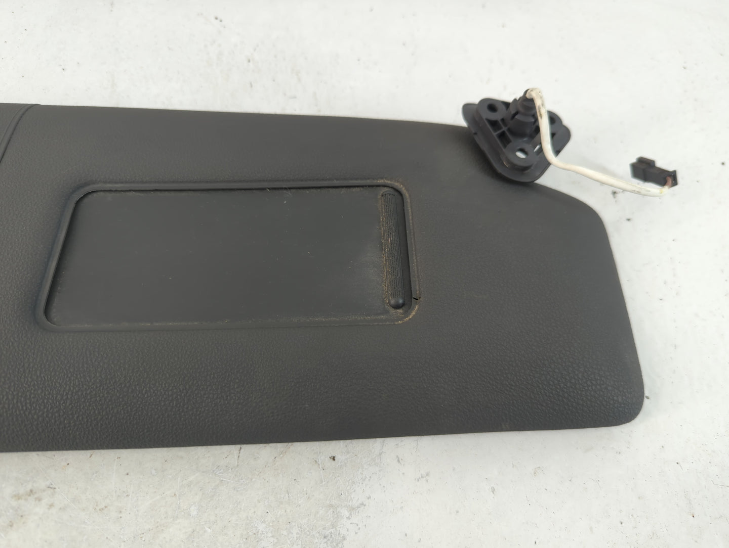 2004-2005 Bmw X3 Sun Visor Shade Replacement Passenger Right Mirror Fits Fits 2004 2005 OEM Used Auto Parts - Oemusedautopar