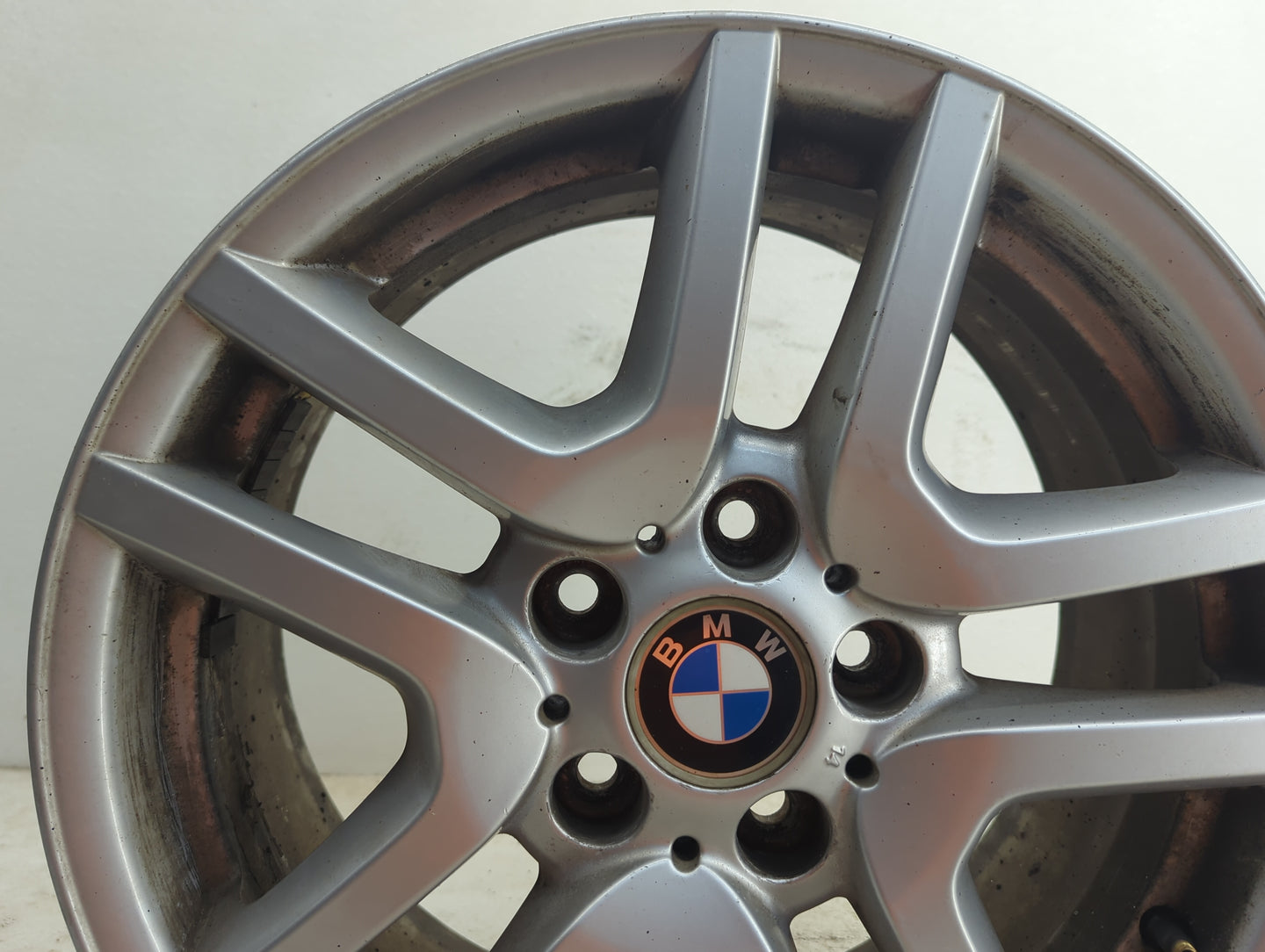 2002-2006 Bmw X5 Oem Wheel Rim 1112428 - Oemusedautoparts1.com