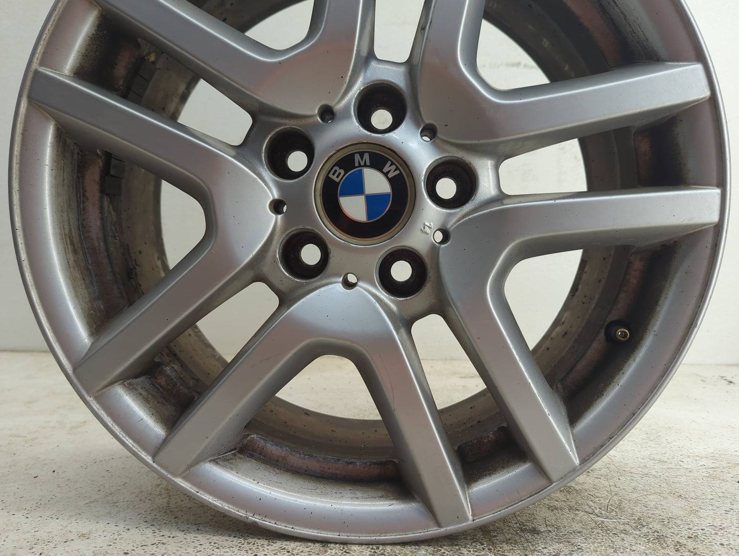 2002-2006 Bmw X5 Oem Wheel Rim 1112428 - Oemusedautoparts1.com