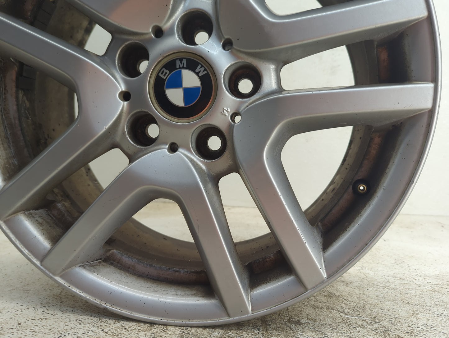 2002-2006 Bmw X5 Oem Wheel Rim 1112428 - Oemusedautoparts1.com