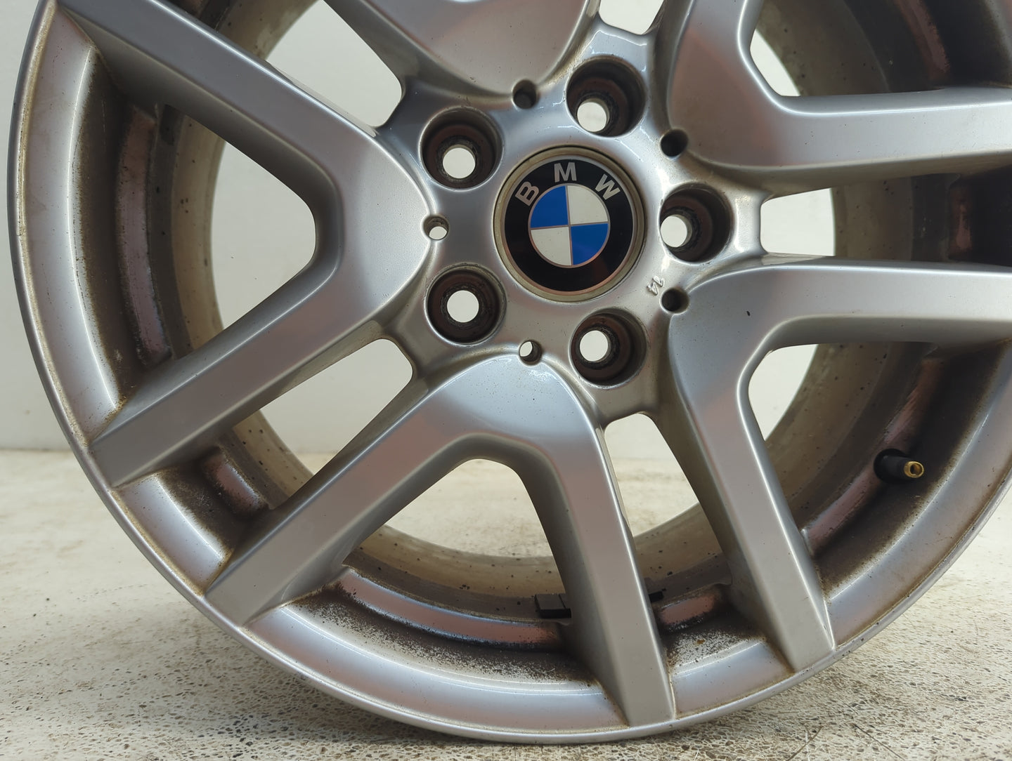 2002-2006 Bmw X5 Oem Wheel Rim 1112429 - Oemusedautoparts1.com
