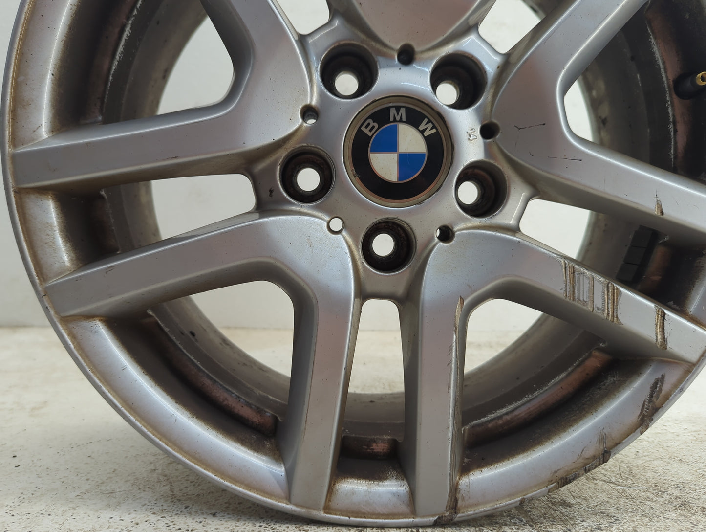 2002-2006 Bmw X5 Oem Wheel Rim 1112430 - Oemusedautoparts1.com