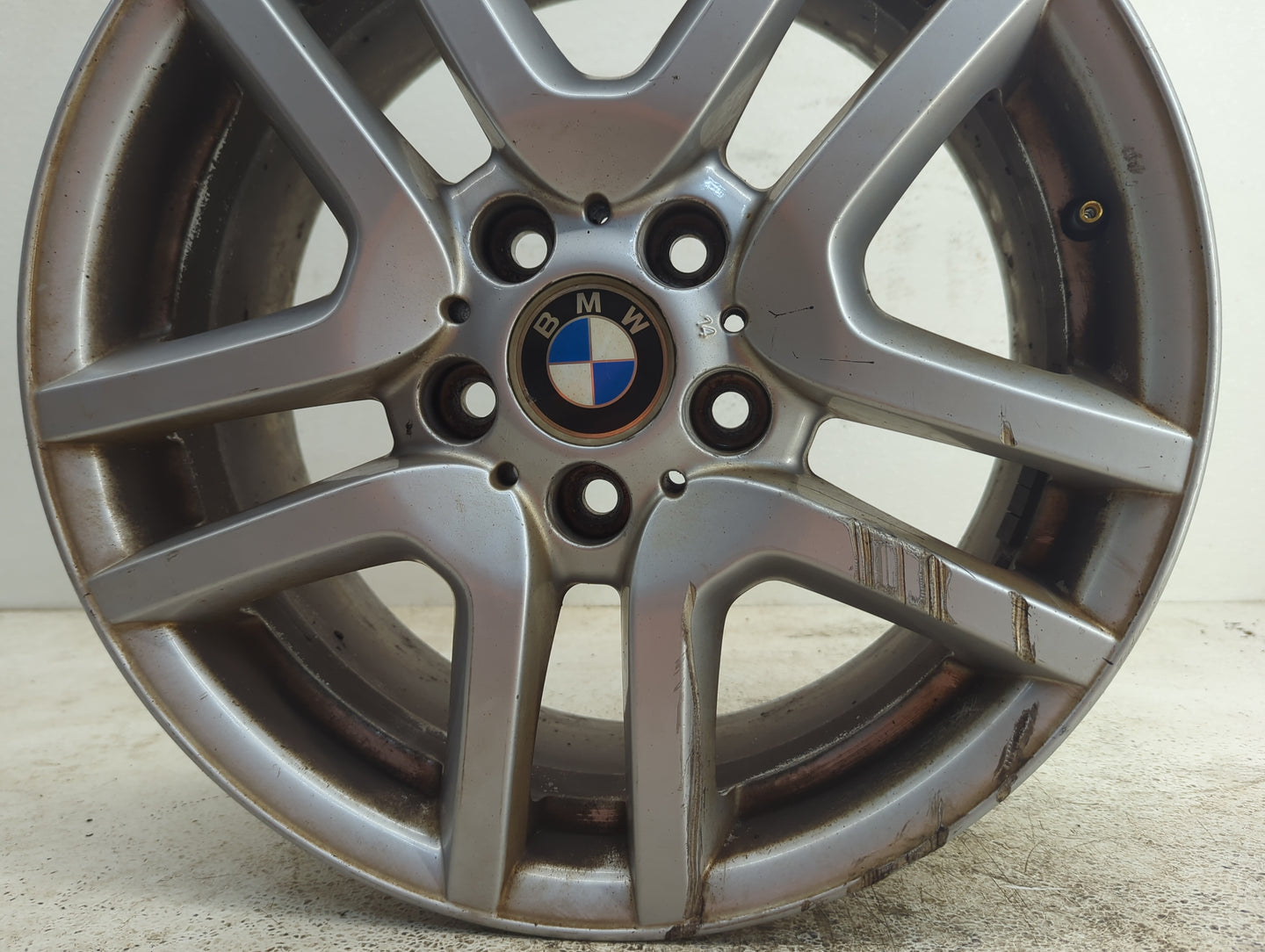 2002-2006 Bmw X5 Oem Wheel Rim 1112430 - Oemusedautoparts1.com