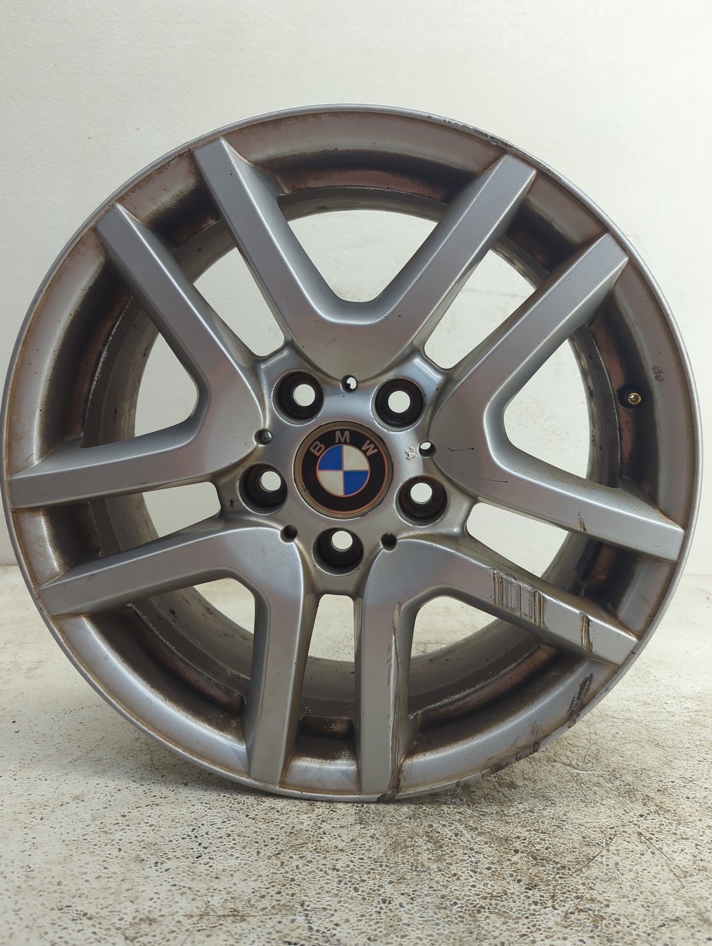 2002-2006 Bmw X5 Oem Wheel Rim 1112430 - Oemusedautoparts1.com
