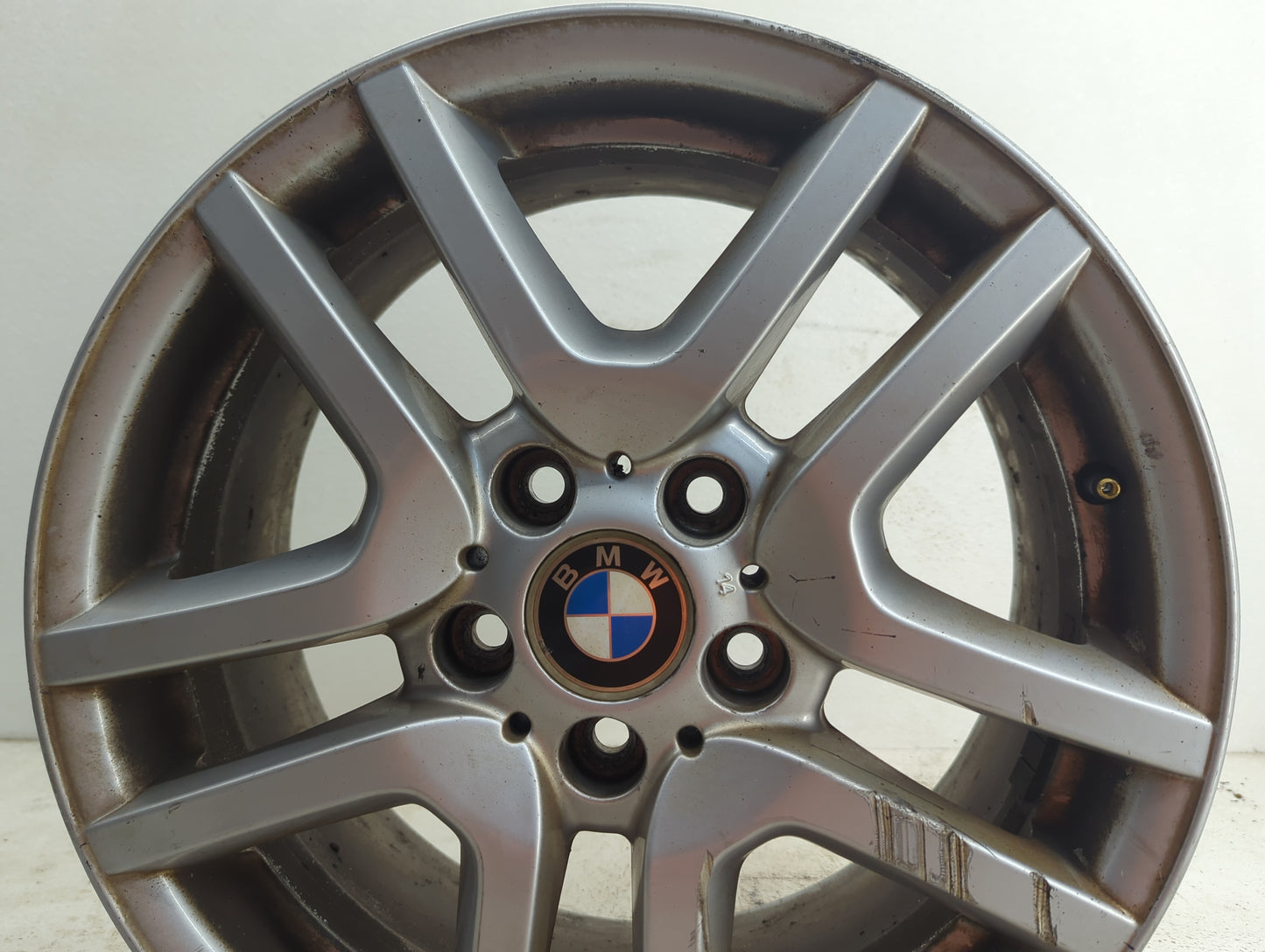 2002-2006 Bmw X5 Oem Wheel Rim 1112430 - Oemusedautoparts1.com