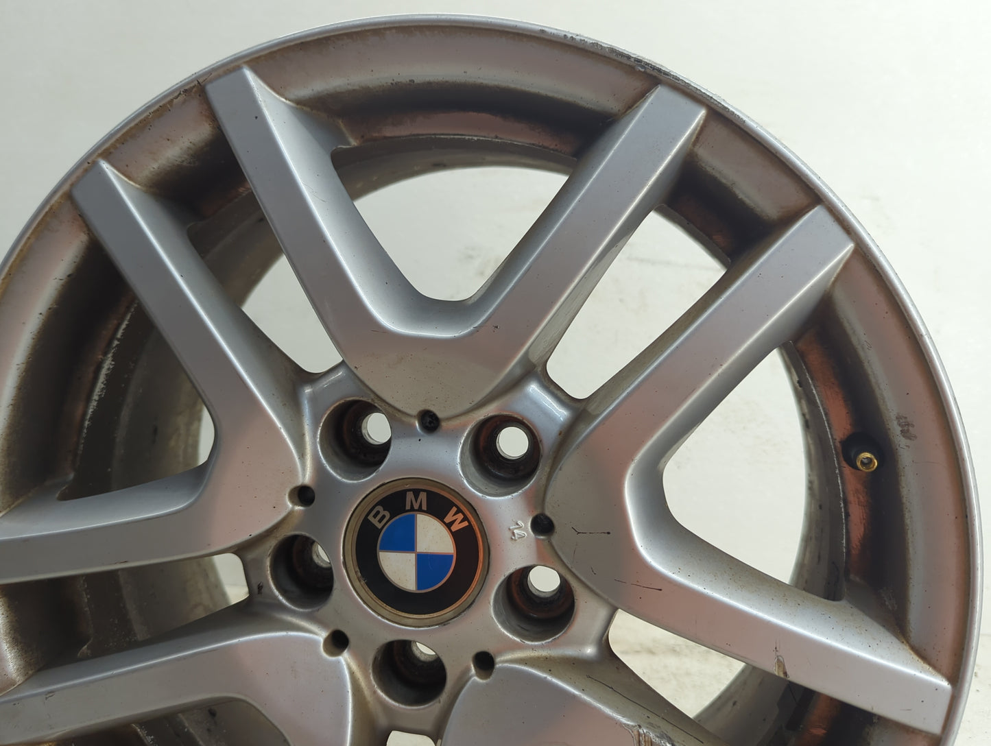 2002-2006 Bmw X5 Oem Wheel Rim 1112430 - Oemusedautoparts1.com