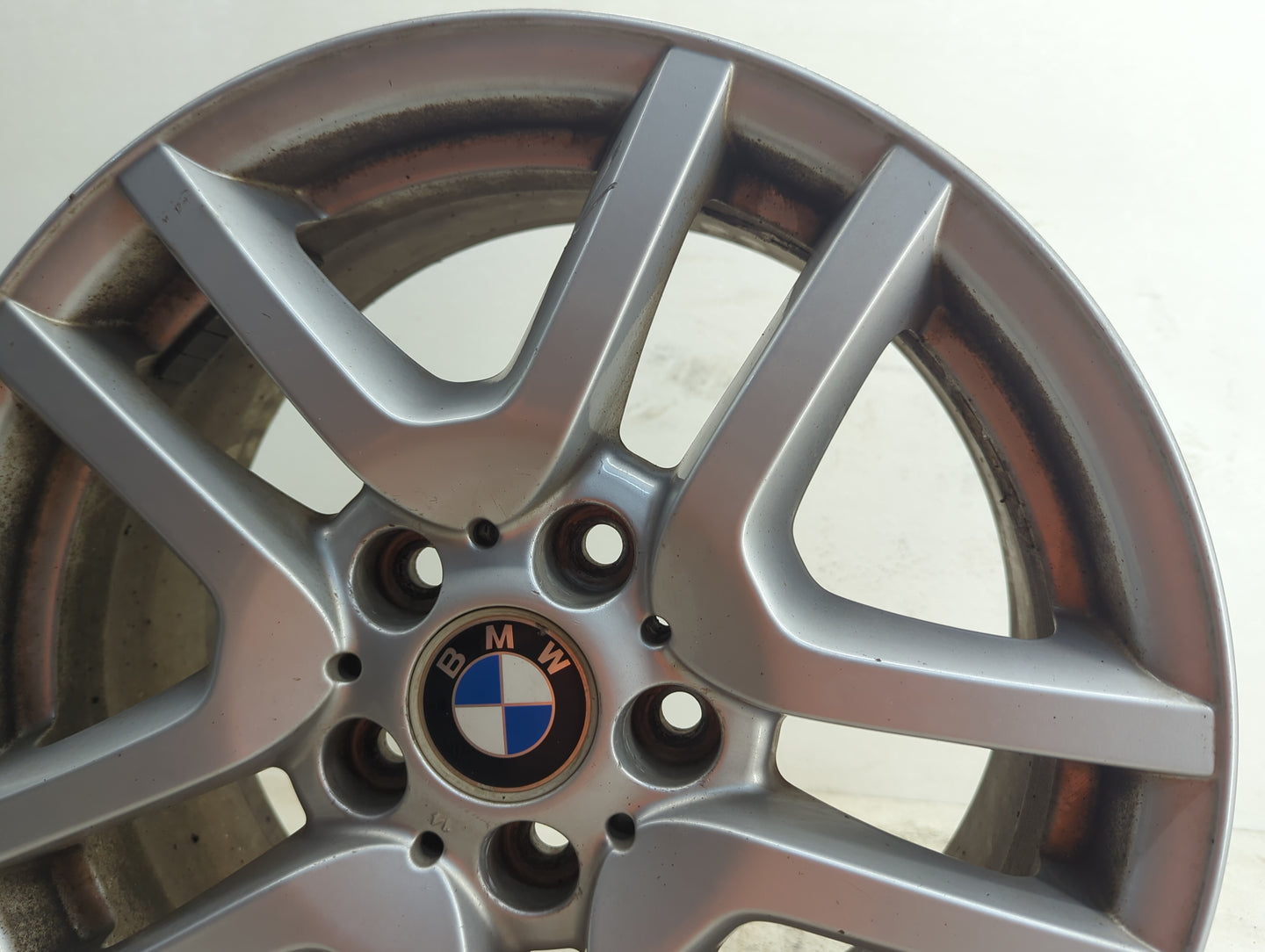 2002-2006 Bmw X5 Oem Wheel Rim 1112431 - Oemusedautoparts1.com