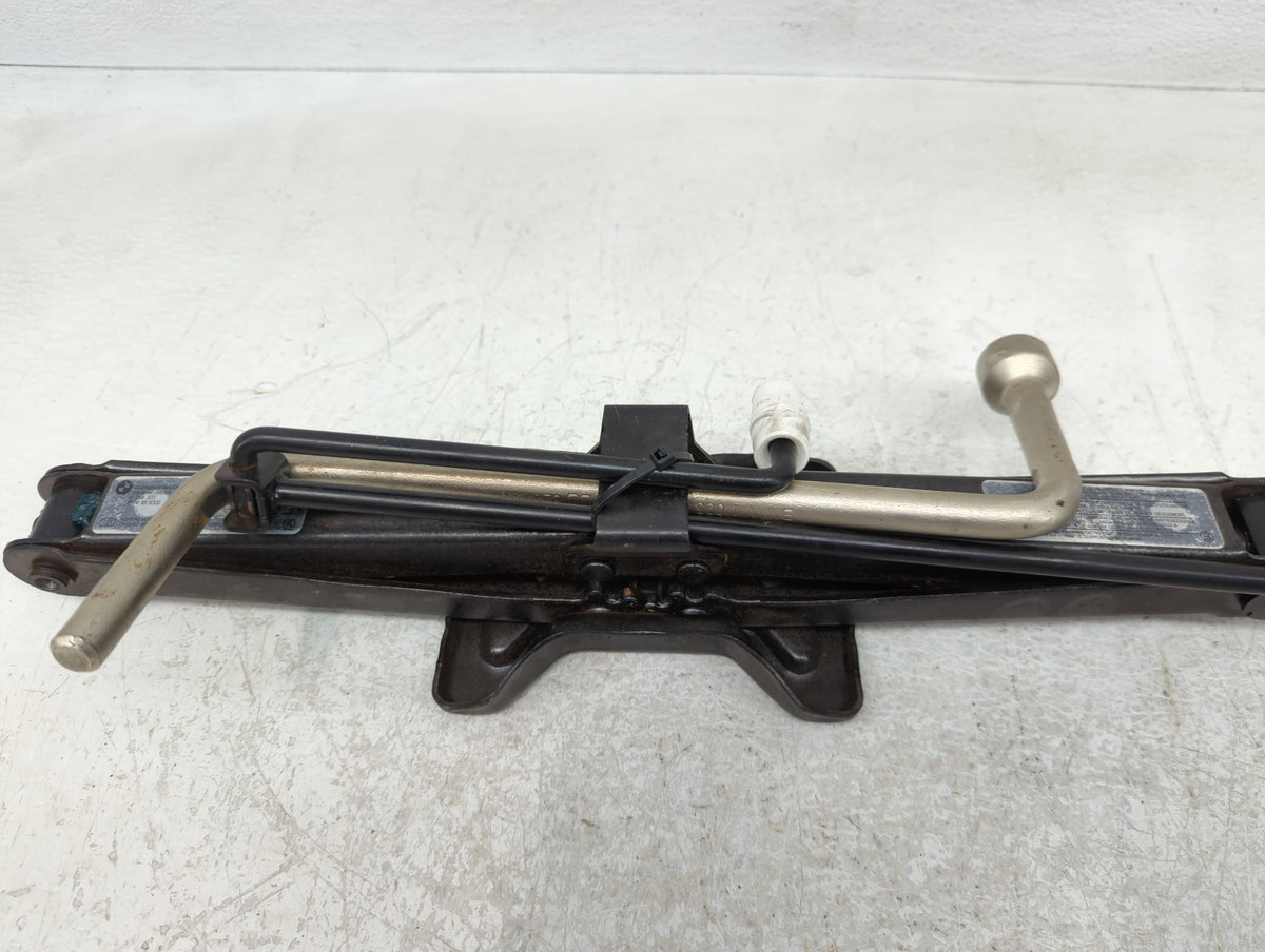 Bmw X5 Spare Scissor Car Jack - Oemusedautoparts1.com
