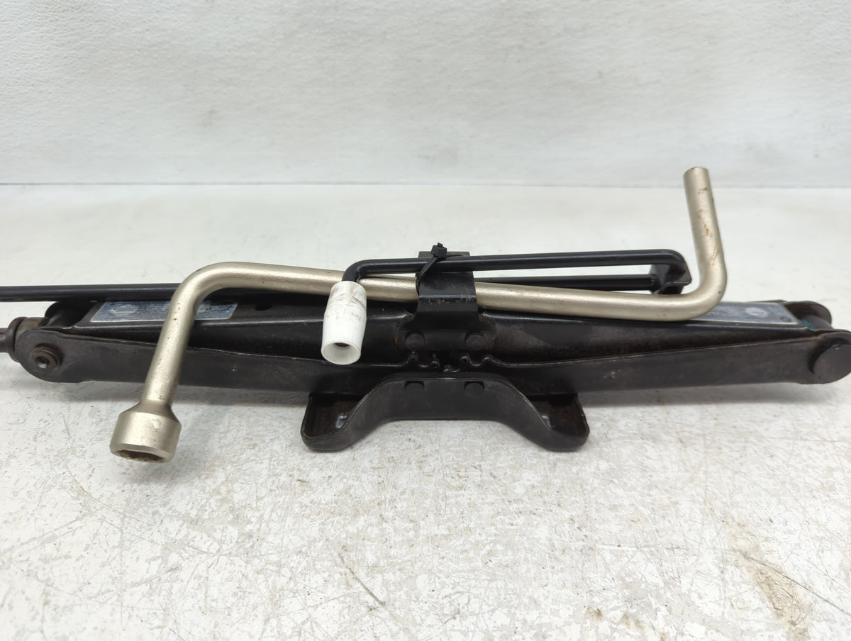 Bmw X5 Spare Scissor Car Jack - Oemusedautoparts1.com