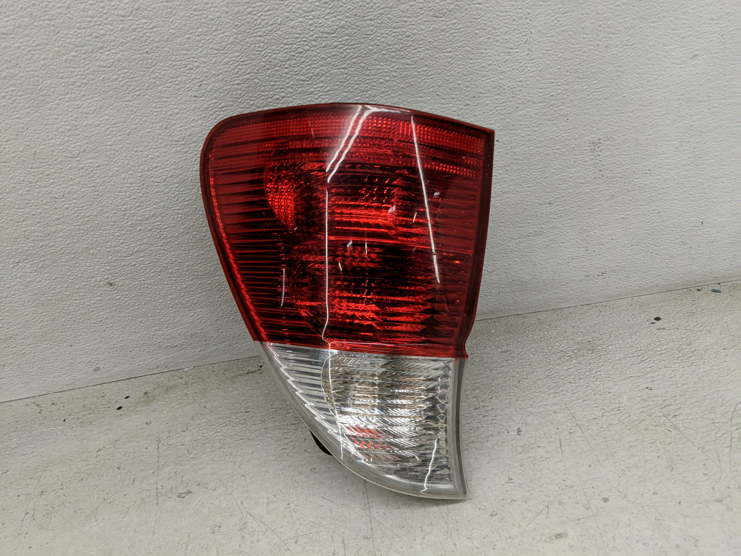 2004-2006 Bmw X5 Tail Light Assembly Passenger Right OEM Fits Fits 2004 2005 2006 OEM Used Auto Parts - Oemusedautoparts1.co