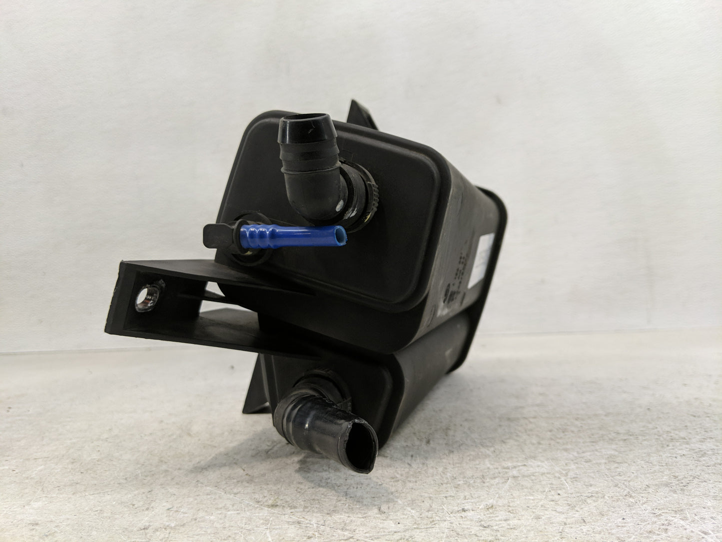 2004 Bmw X5 Fuel Vapor Charcoal Canister - Oemusedautoparts1.com
