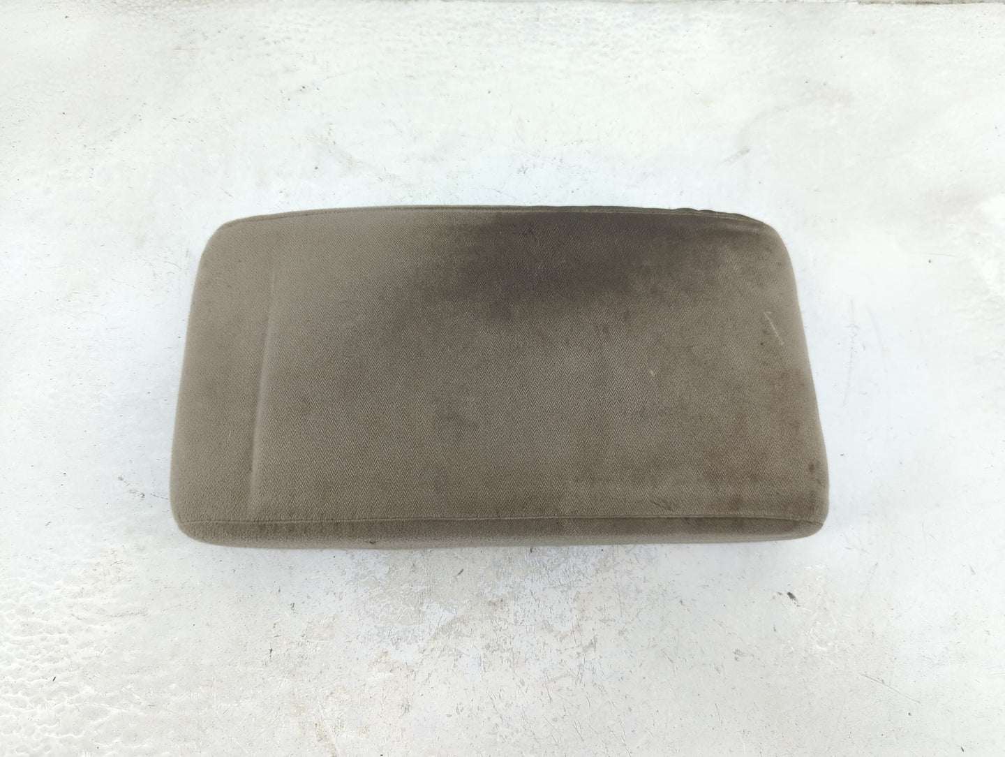 2000-2005 Buick Century Center Console Armrest Cover Lid Fits Fits 2000 2001 2002 2003 2004 2005 OEM Used Auto Parts - Oemus