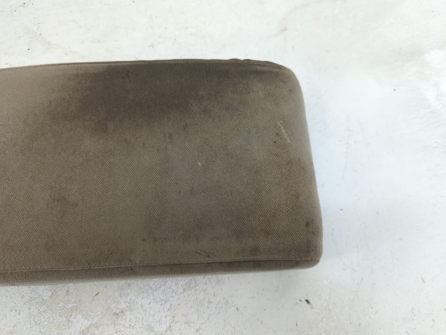2000-2005 Buick Century Center Console Armrest Cover Lid Fits Fits 2000 2001 2002 2003 2004 2005 OEM Used Auto Parts - Oemus