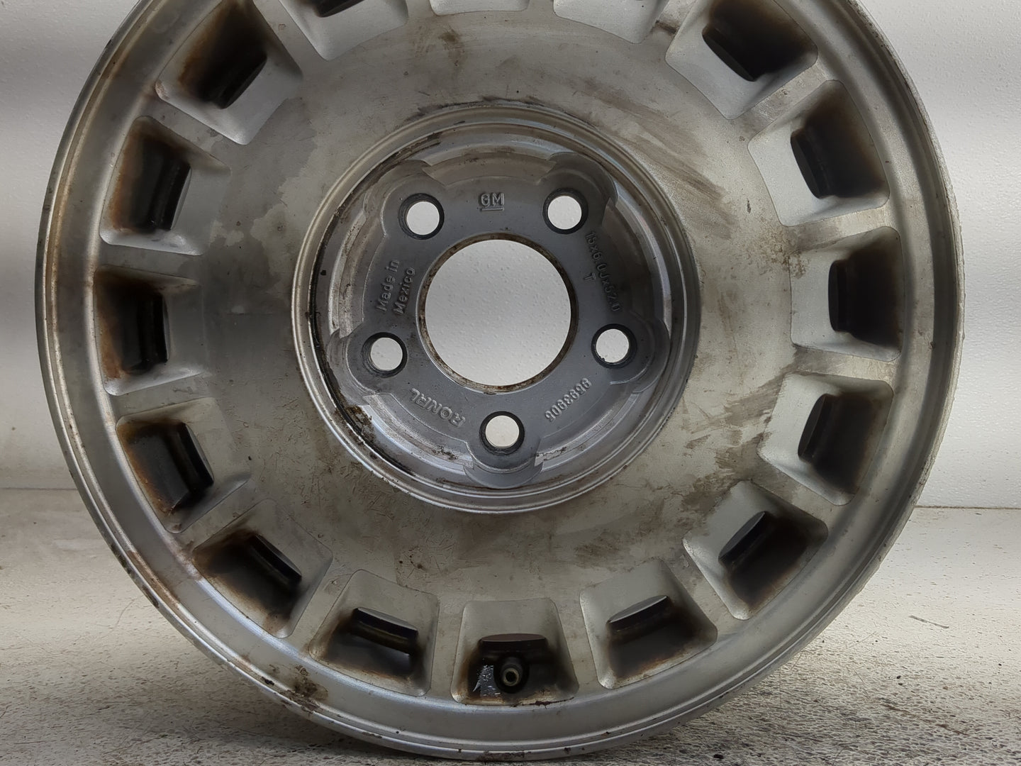 2000-2005 Buick Century Oem Wheel Rim 1317788 - Oemusedautoparts1.com