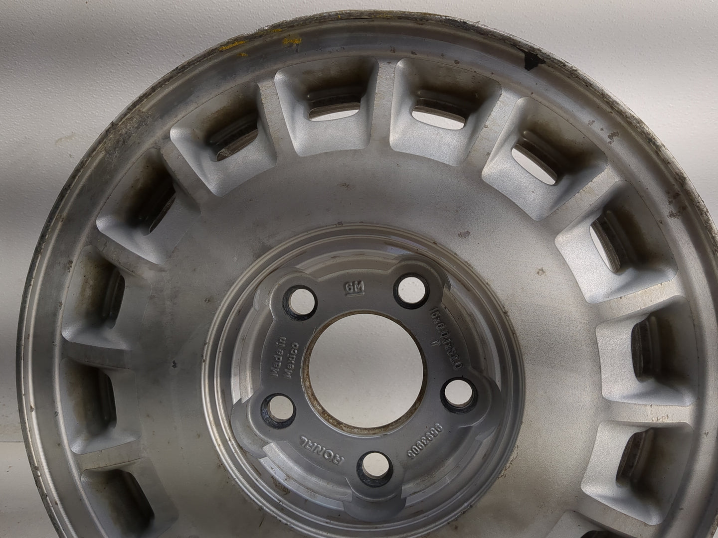 2000-2005 Buick Century Oem Wheel Rim 1317789 - Oemusedautoparts1.com