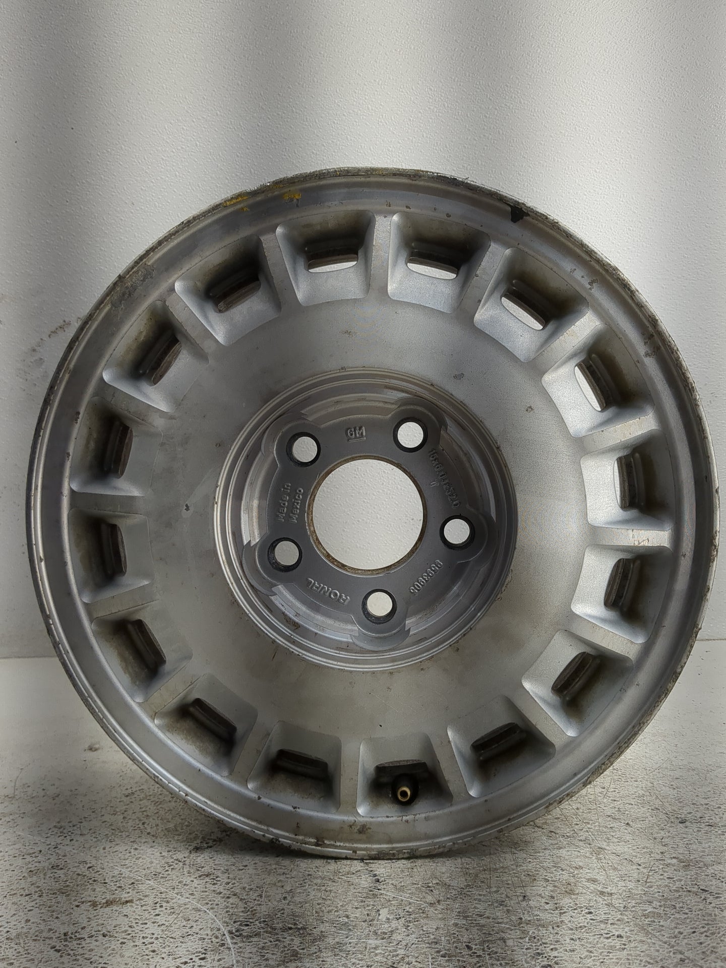 2000-2005 Buick Century Oem Wheel Rim 1317789 - Oemusedautoparts1.com