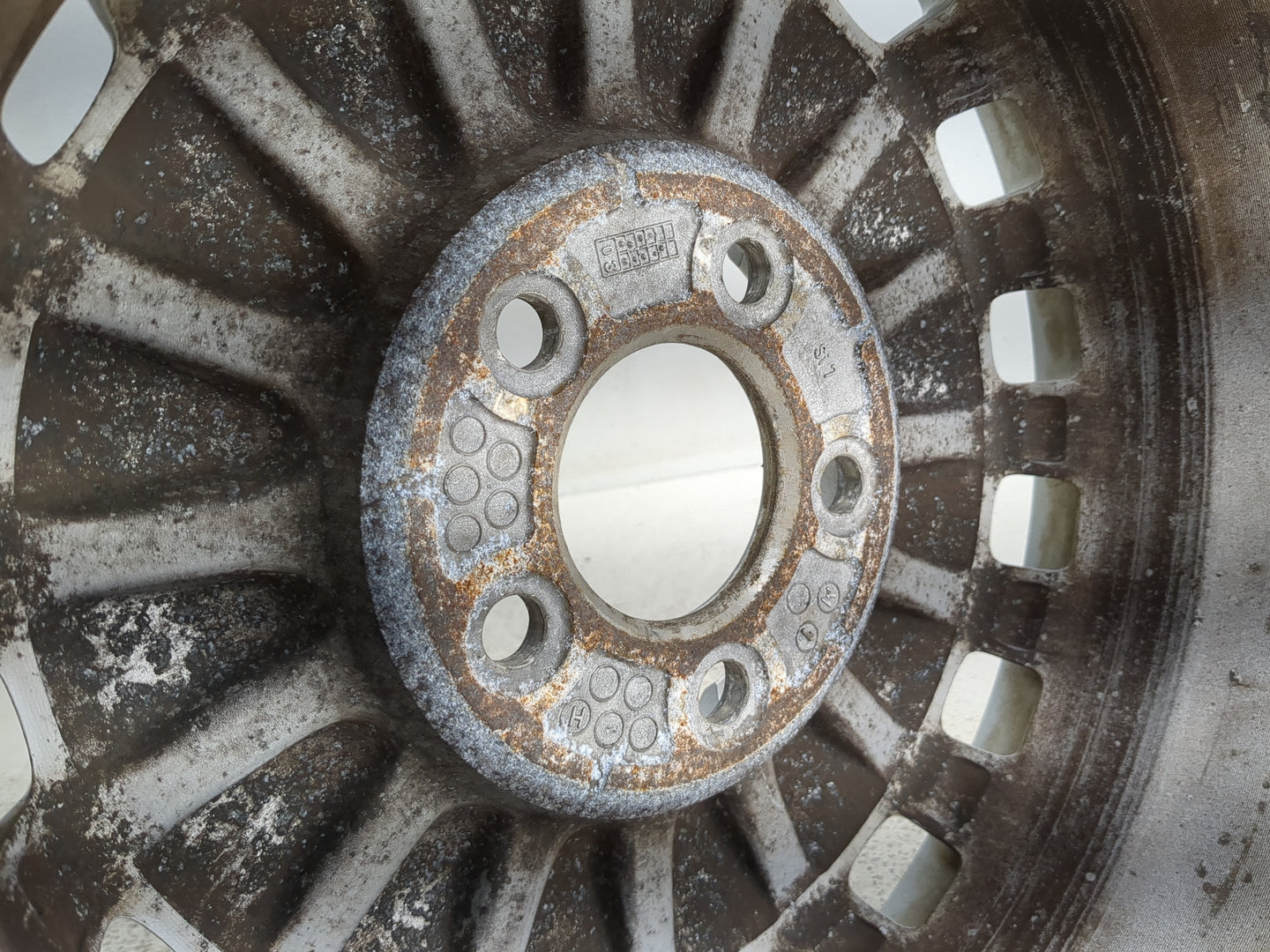 2000-2005 Buick Century Oem Wheel Rim 1317789 - Oemusedautoparts1.com