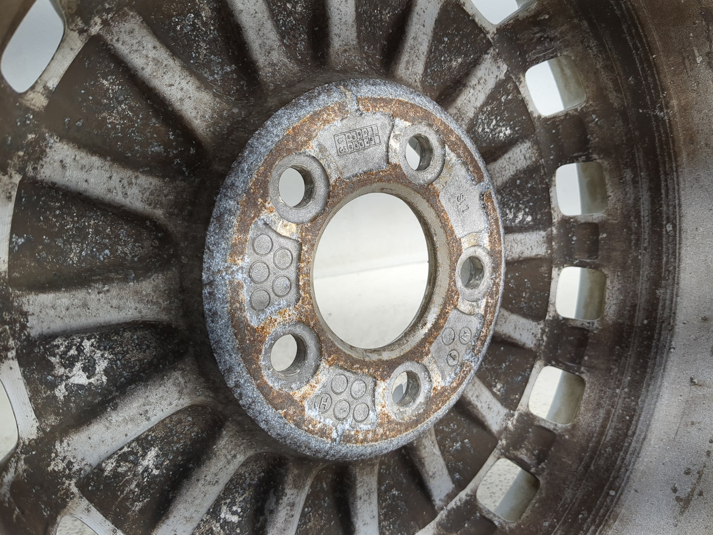 2000-2005 Buick Century Oem Wheel Rim 1317789 - Oemusedautoparts1.com