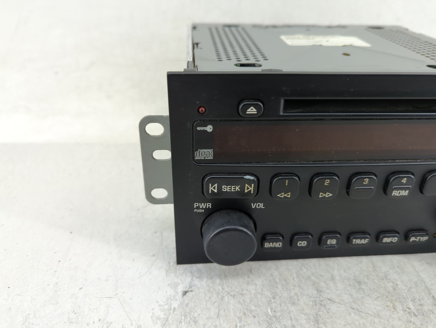2004-2005 Buick Century Radio AM FM Cd Player Receiver Replacement P/N:10346985 Fits Fits 2004 2005 2006 2007 OEM Used Auto 