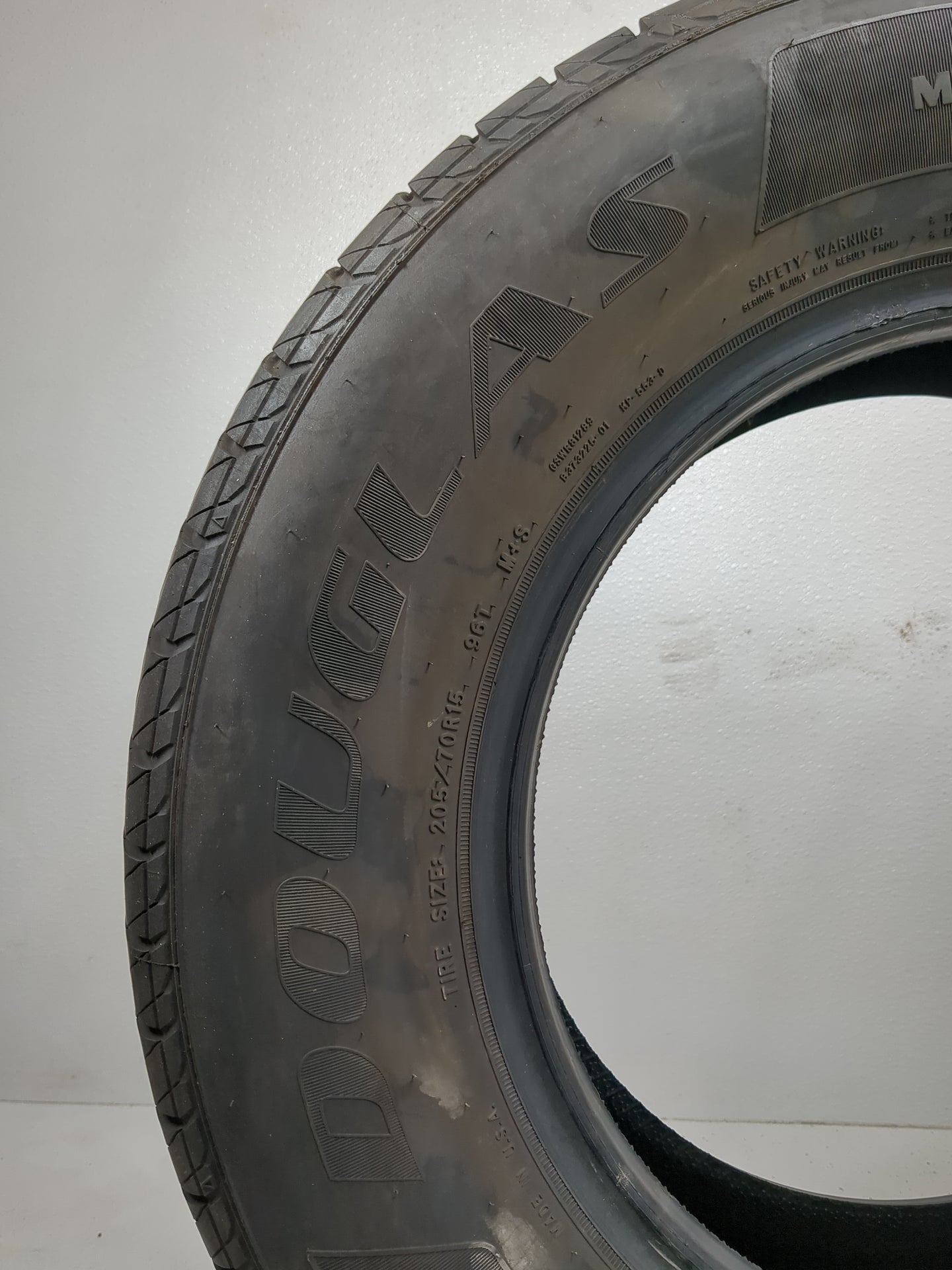 Used Tire 205/70R15 DOUGLAS TOURING A/S 96T - Tread Depth 7/32 - Oemusedautoparts1.com