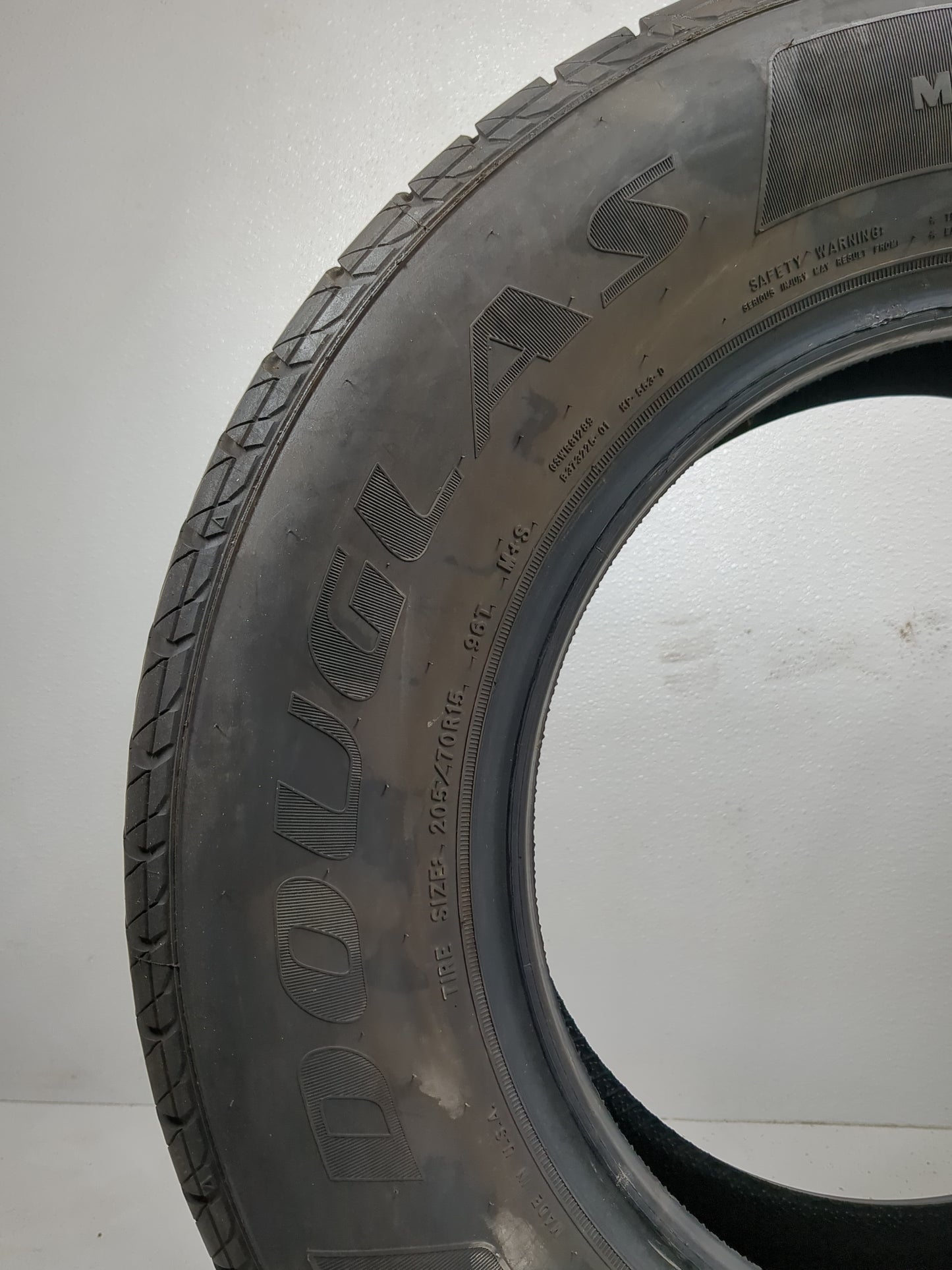 Used Tire 205/70R15 DOUGLAS TOURING A/S 96T - Tread Depth 7/32 - Oemusedautoparts1.com