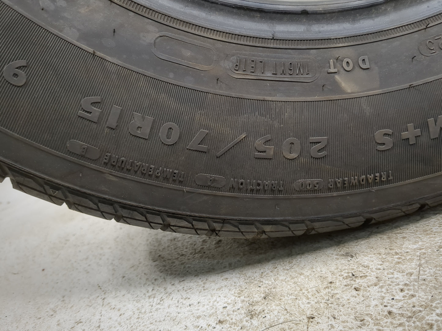 Used Tire 205/70R15 DOUGLAS TOURING A/S 96T - Tread Depth 7/32 - Oemusedautoparts1.com