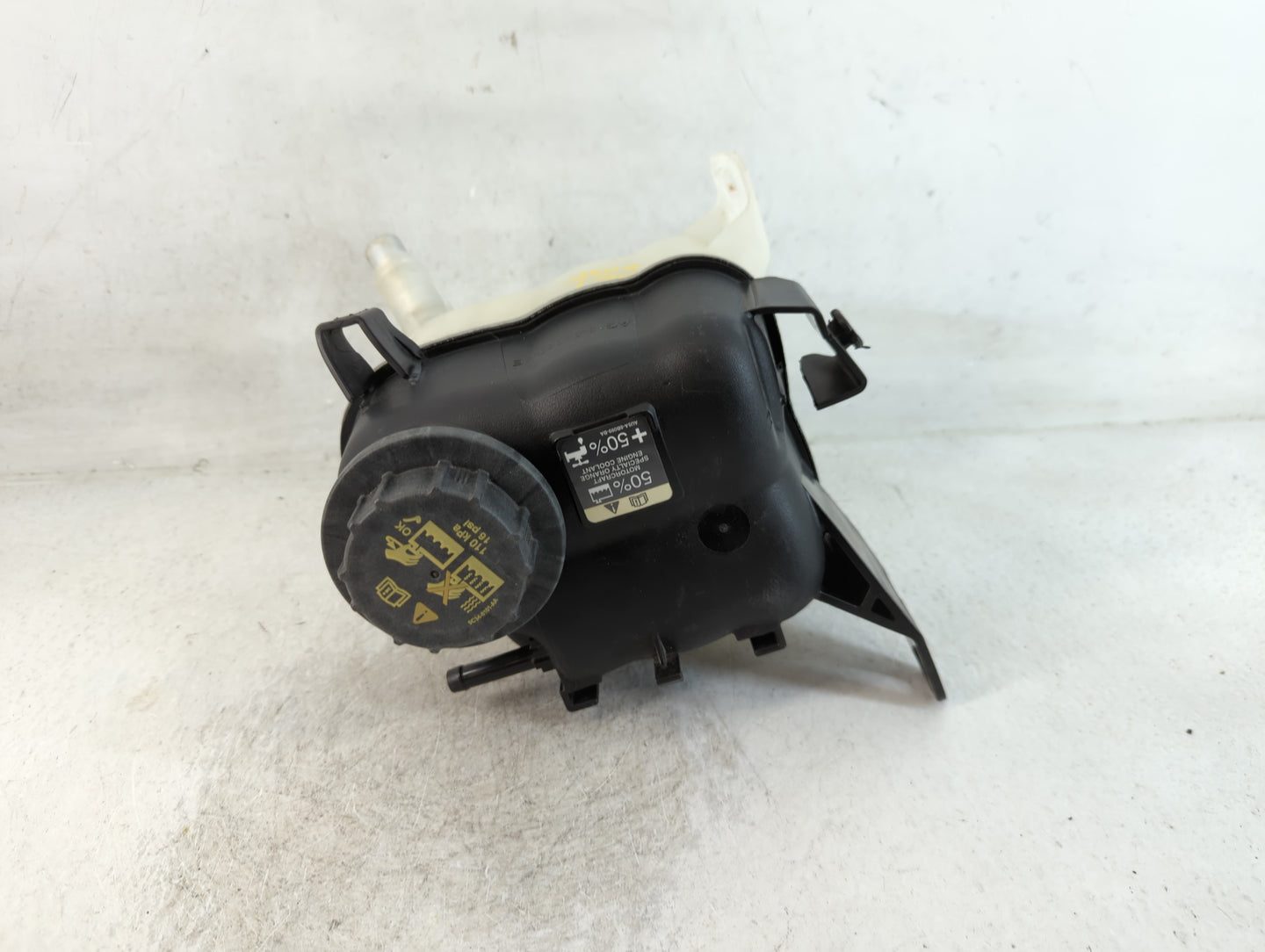 2001-2005 Buick Century Radiator Coolant Overflow Expansion Tank Bottle - Oemusedautoparts1.com