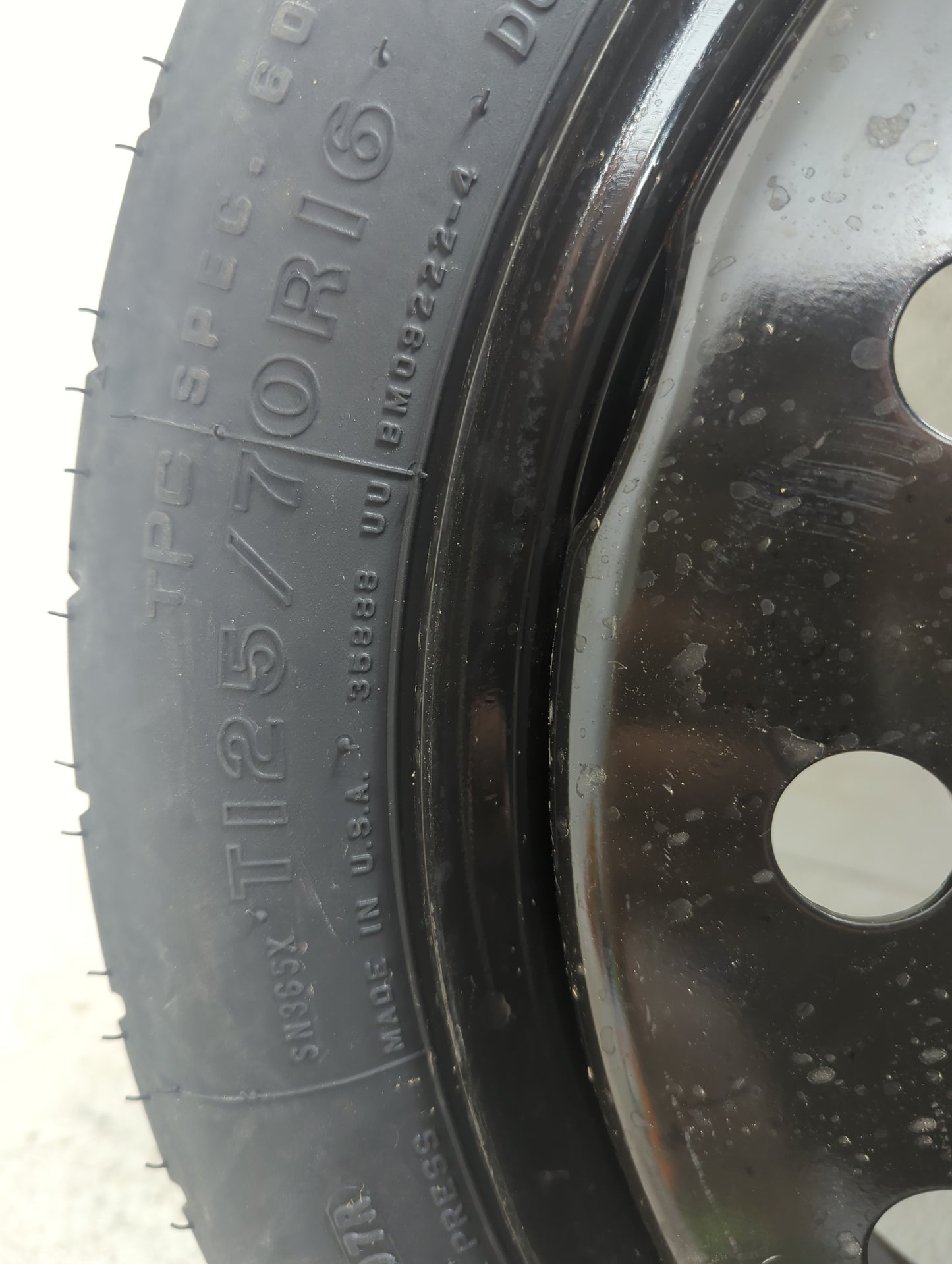 2002-2005 Buick Lesabre Spare Donut Tire Wheel Rim Oem 1111623 - Oemusedautoparts1.com