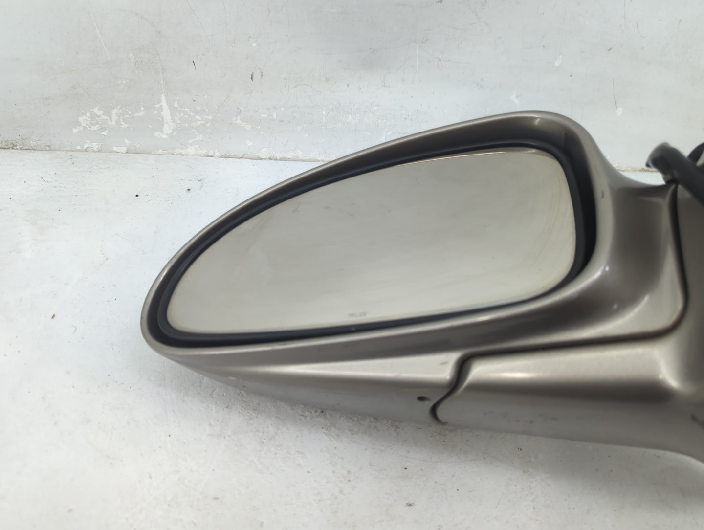 2000-2005 Buick Lesabre Driver Side View Mirror - Left Door Mirror OEM Used - Oemusedautoparts1.com
