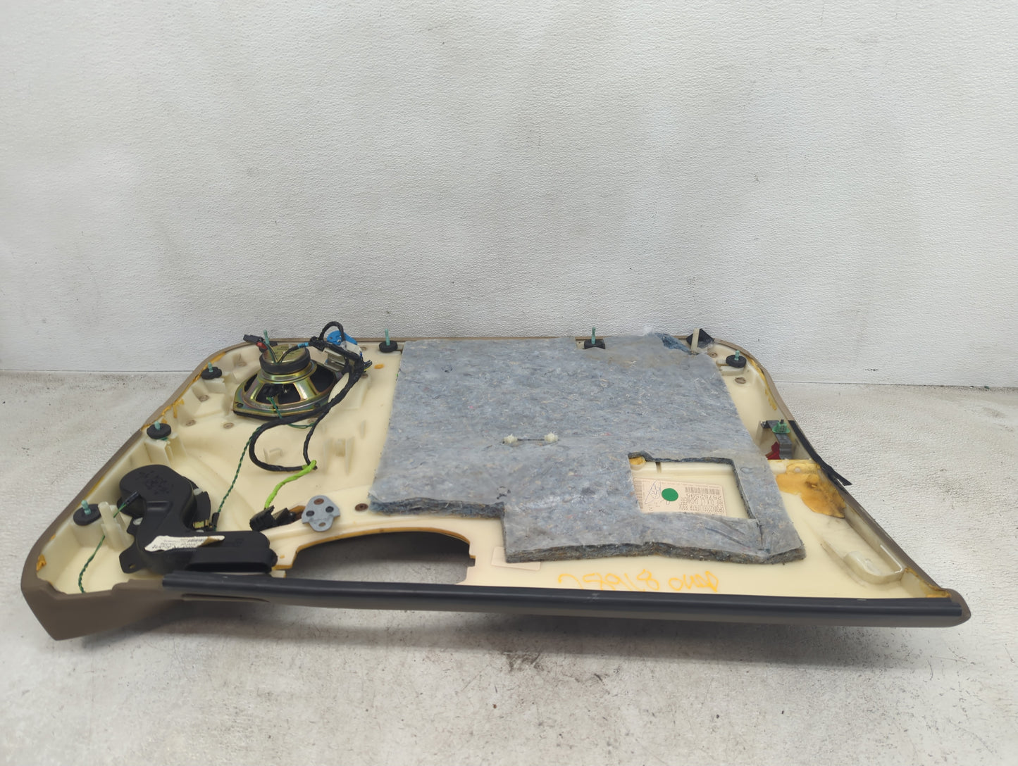 2004 Buick Lesabre Front Right Passenger Interior Door Panel Trim - Oemusedautoparts1.com