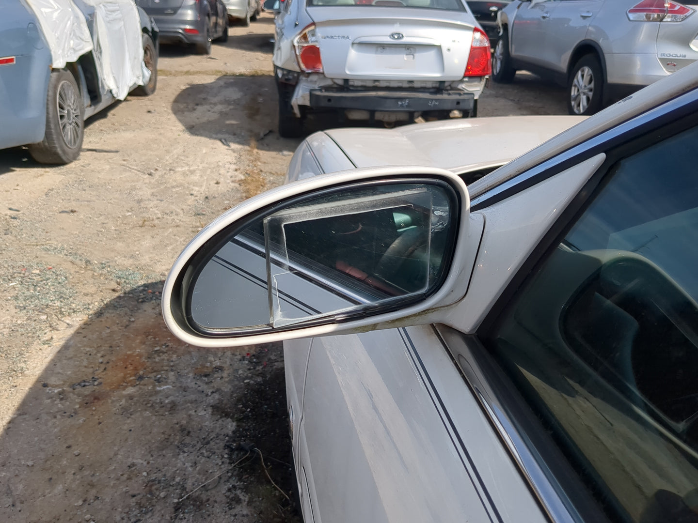 2000-2004 Buick Lesabre Driver Side View Mirror - Left Door Mirror OEM Used - Oemusedautoparts1.com