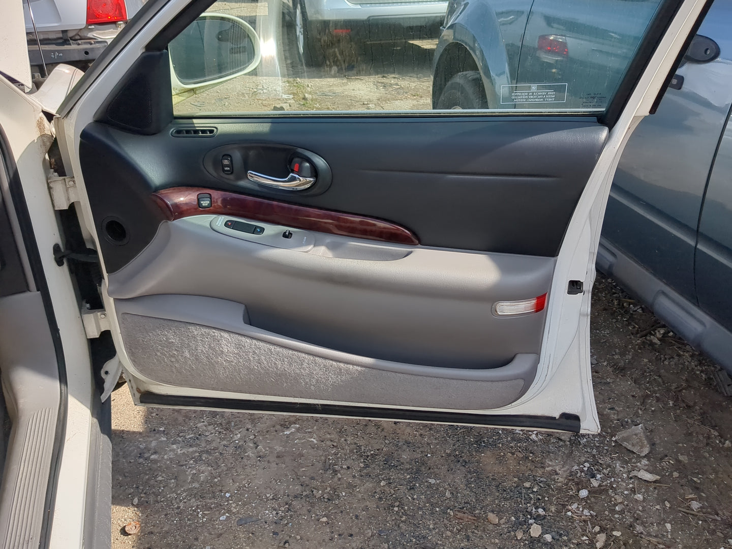 2004 Buick Lesabre Front Right Passenger Interior Door Panel Trim 1183666 - Oemusedautoparts1.com