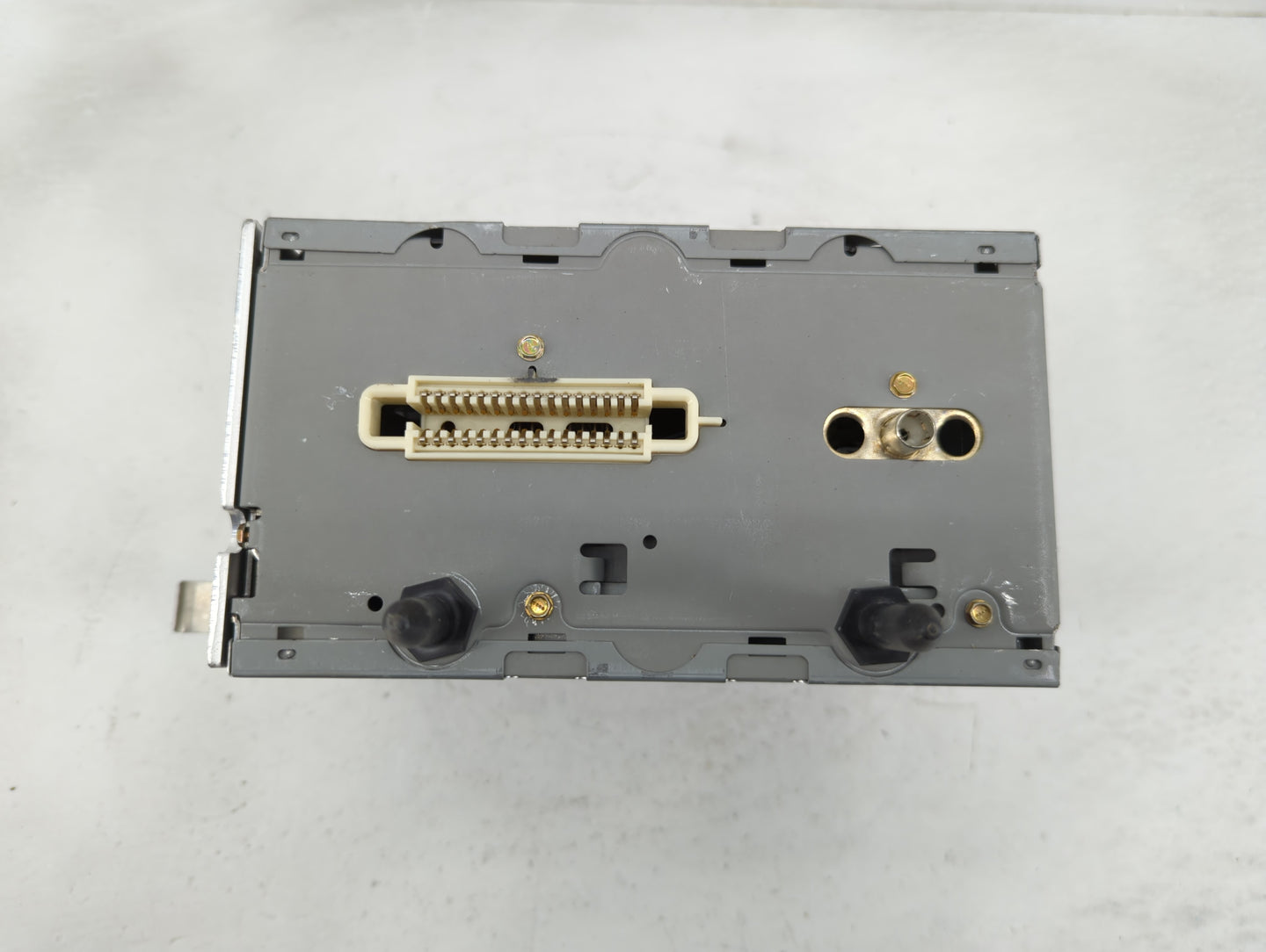 2003-2005 Buick Lesabre Radio AM FM Cd Player Receiver Replacement P/N:25756857 Fits Fits 2003 2004 2005 OEM Used Auto Parts