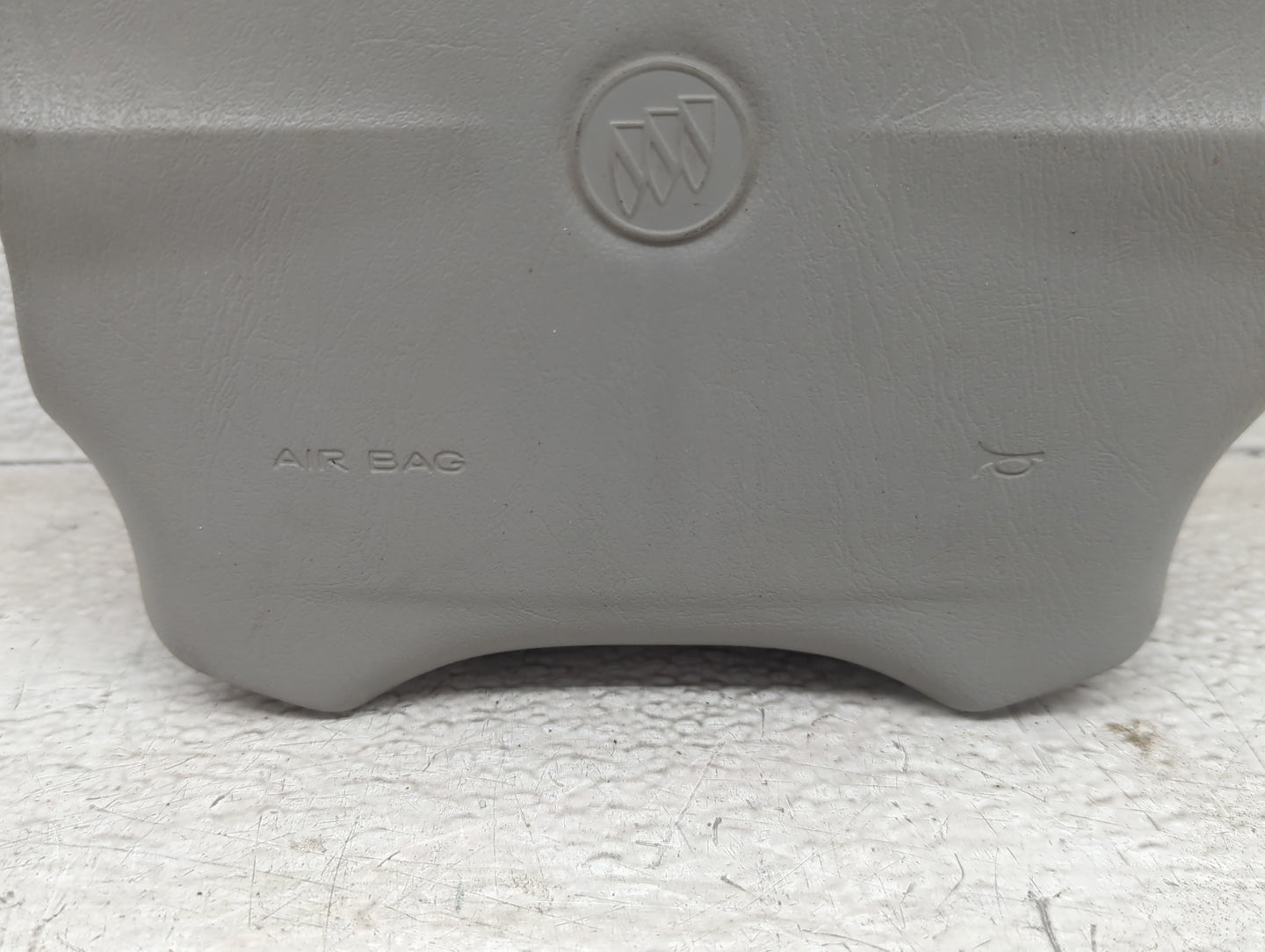 2001-2005 Buick Lesabre Air Bag Driver Left Steering Wheel Mounted Fits Fits 2001 2002 2003 2004 2005 OEM Used Auto Parts - 