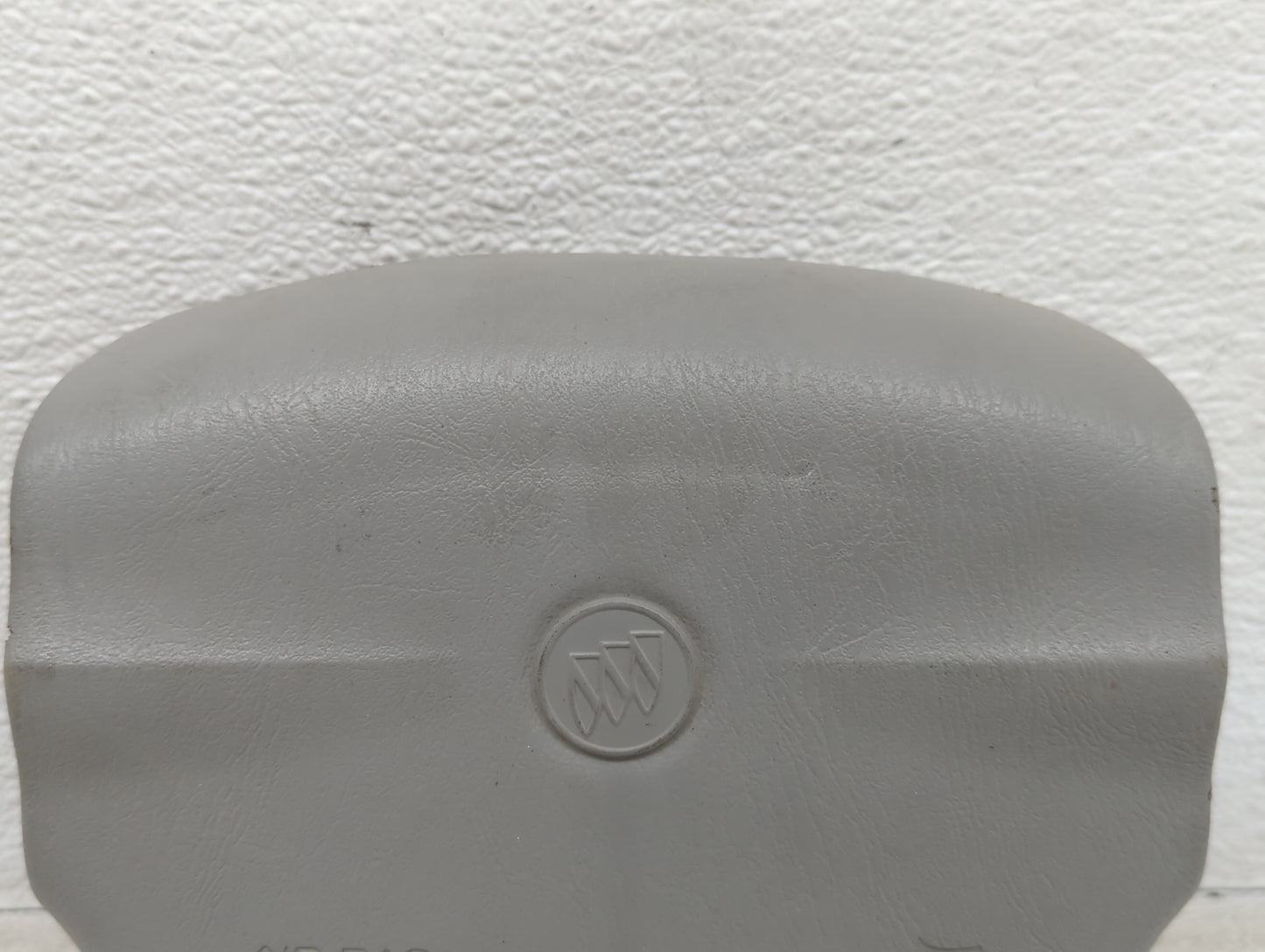 2001-2005 Buick Lesabre Air Bag Driver Left Steering Wheel Mounted Fits Fits 2001 2002 2003 2004 2005 OEM Used Auto Parts - 