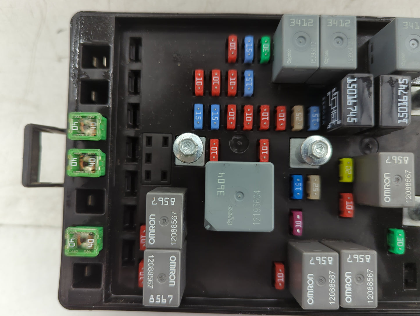 2004-2005 Buick Rainier Fusebox Fuse Box Panel Relay Module P/N:15196419-1 Fits Fits 2004 2005 OEM Used Auto Parts - Oemused