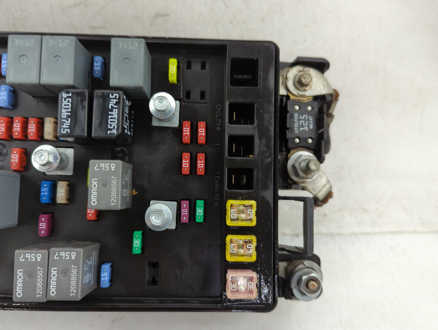 2004-2005 Buick Rainier Fusebox Fuse Box Panel Relay Module P/N:15196419-1 Fits Fits 2004 2005 OEM Used Auto Parts - Oemused