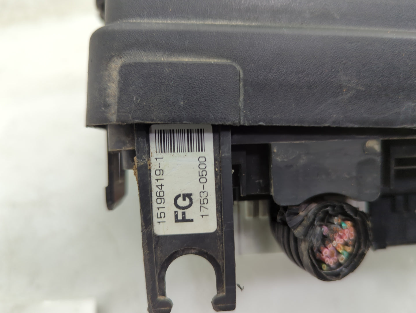 2004-2005 Buick Rainier Fusebox Fuse Box Panel Relay Module P/N:15196419-1 Fits Fits 2004 2005 OEM Used Auto Parts - Oemused
