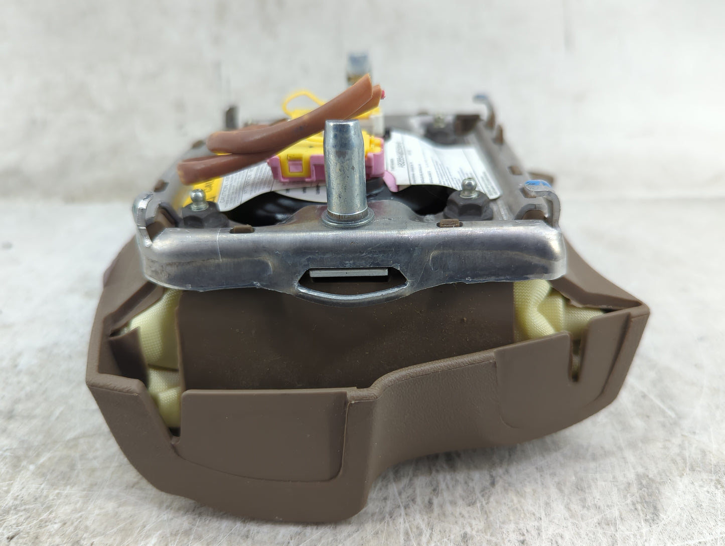 2004-2004 Buick Rainier Air Bag Driver Left Steering Wheel Mounted Brown - Oemusedautoparts1.com