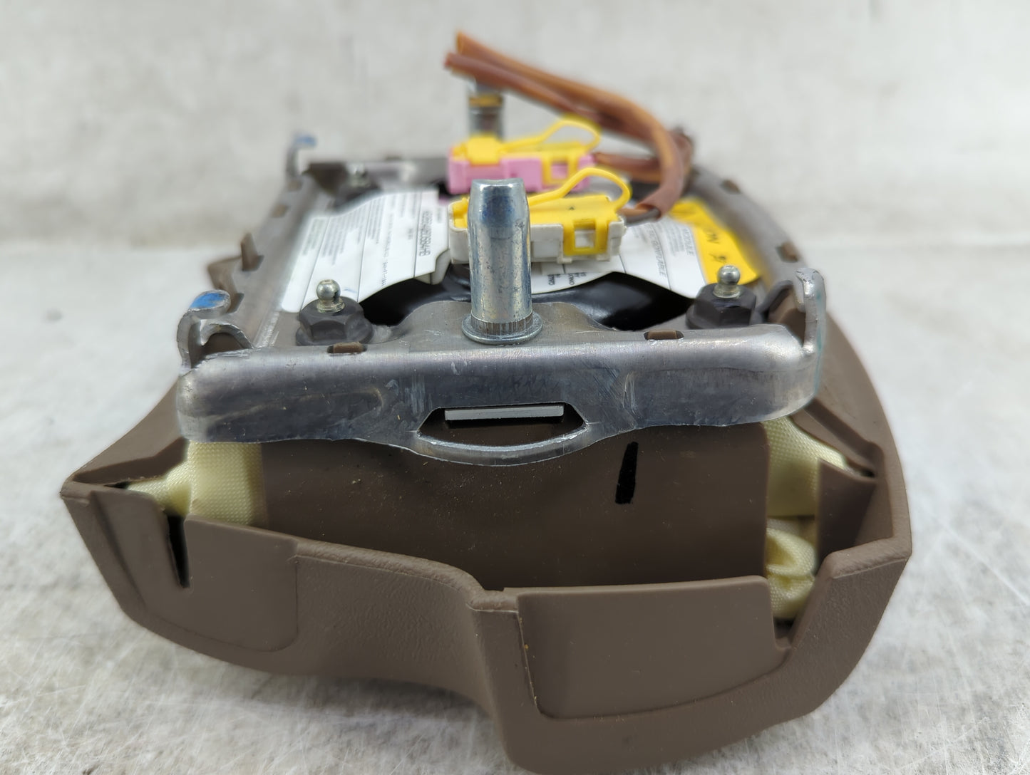 2004-2004 Buick Rainier Air Bag Driver Left Steering Wheel Mounted Brown - Oemusedautoparts1.com