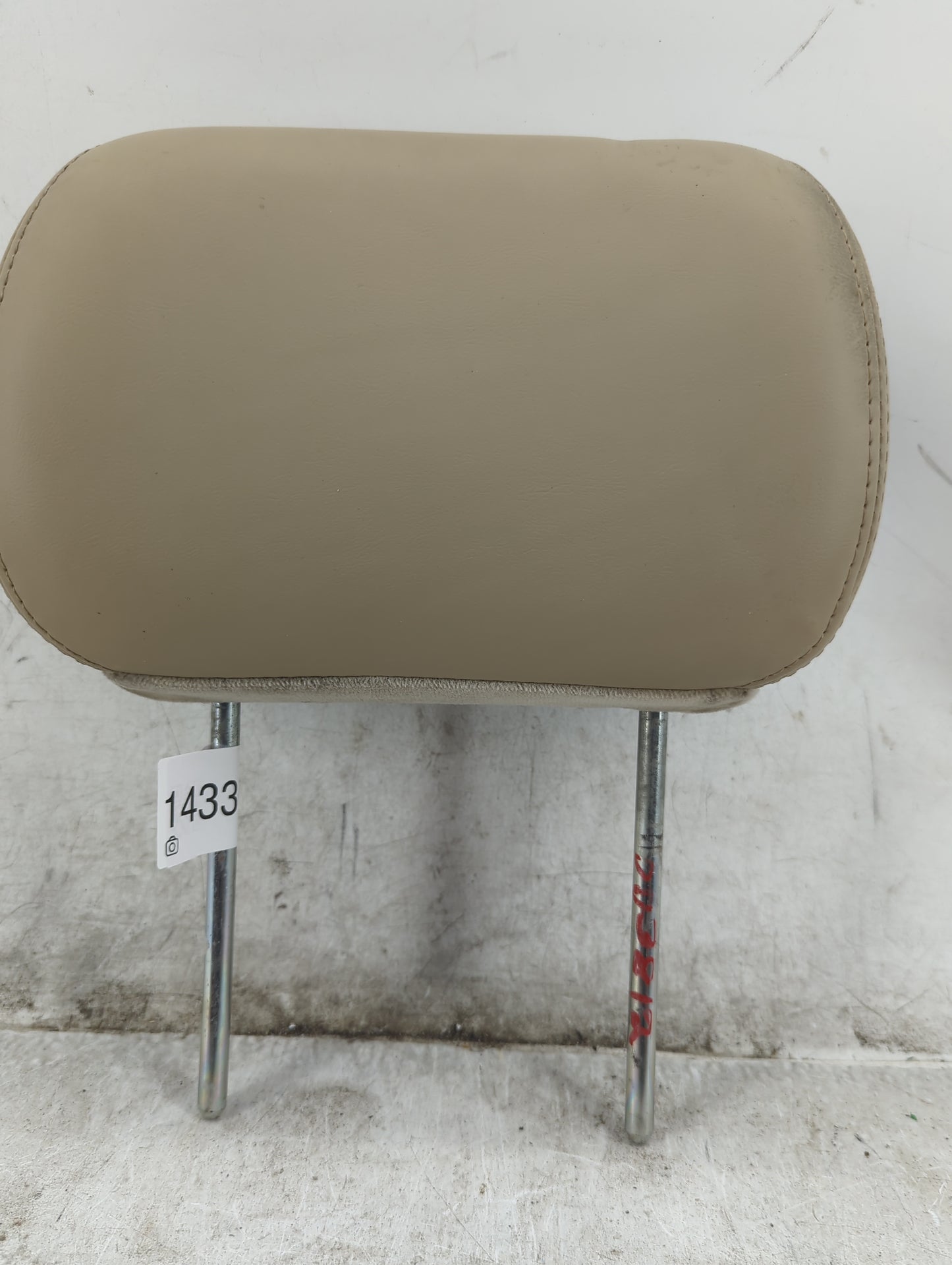 2004 Buick Rainier Headrest Head Rest Rear Seat Fits OEM Used Auto Parts - Oemusedautoparts1.com
