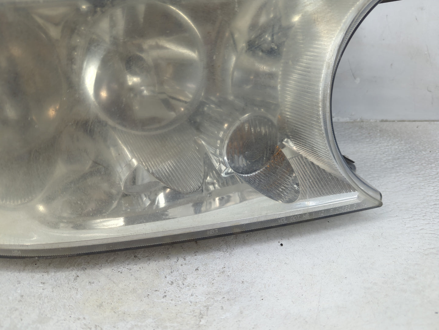 2004-2007 Buick Rainier Passenger Right Oem Head Light Headlight Lamp - Oemusedautoparts1.com