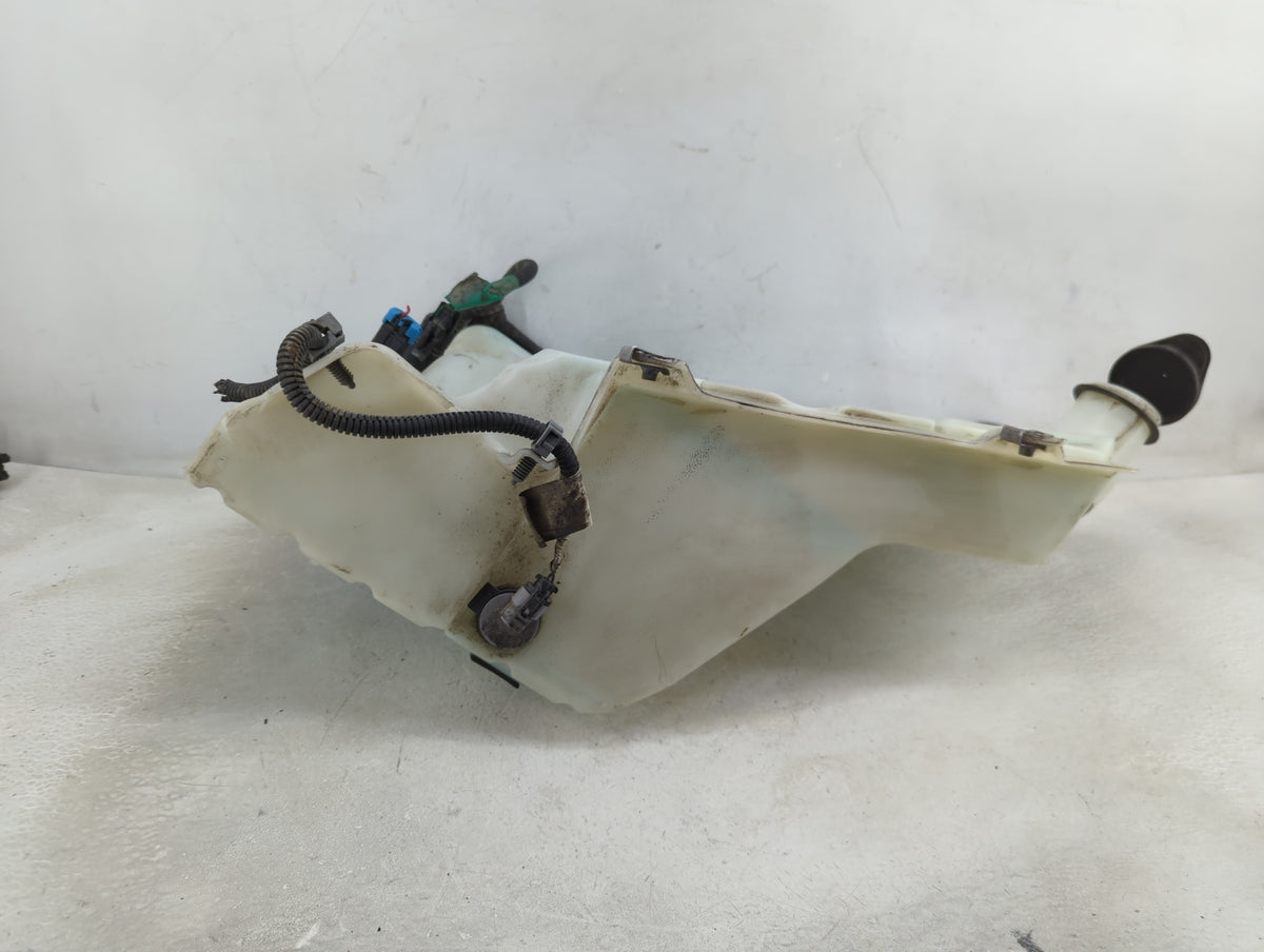 2004-2007 Buick Rainier Windshield Washer Fluid Reservoir Bottle Oem 1434222 - Oemusedautoparts1.com