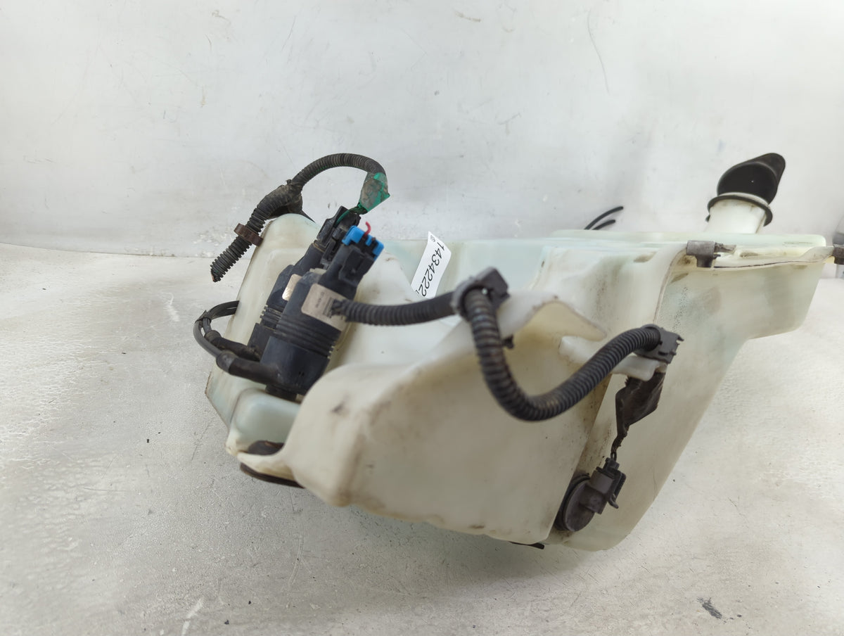 2004-2007 Buick Rainier Windshield Washer Fluid Reservoir Bottle Oem 1434222 - Oemusedautoparts1.com