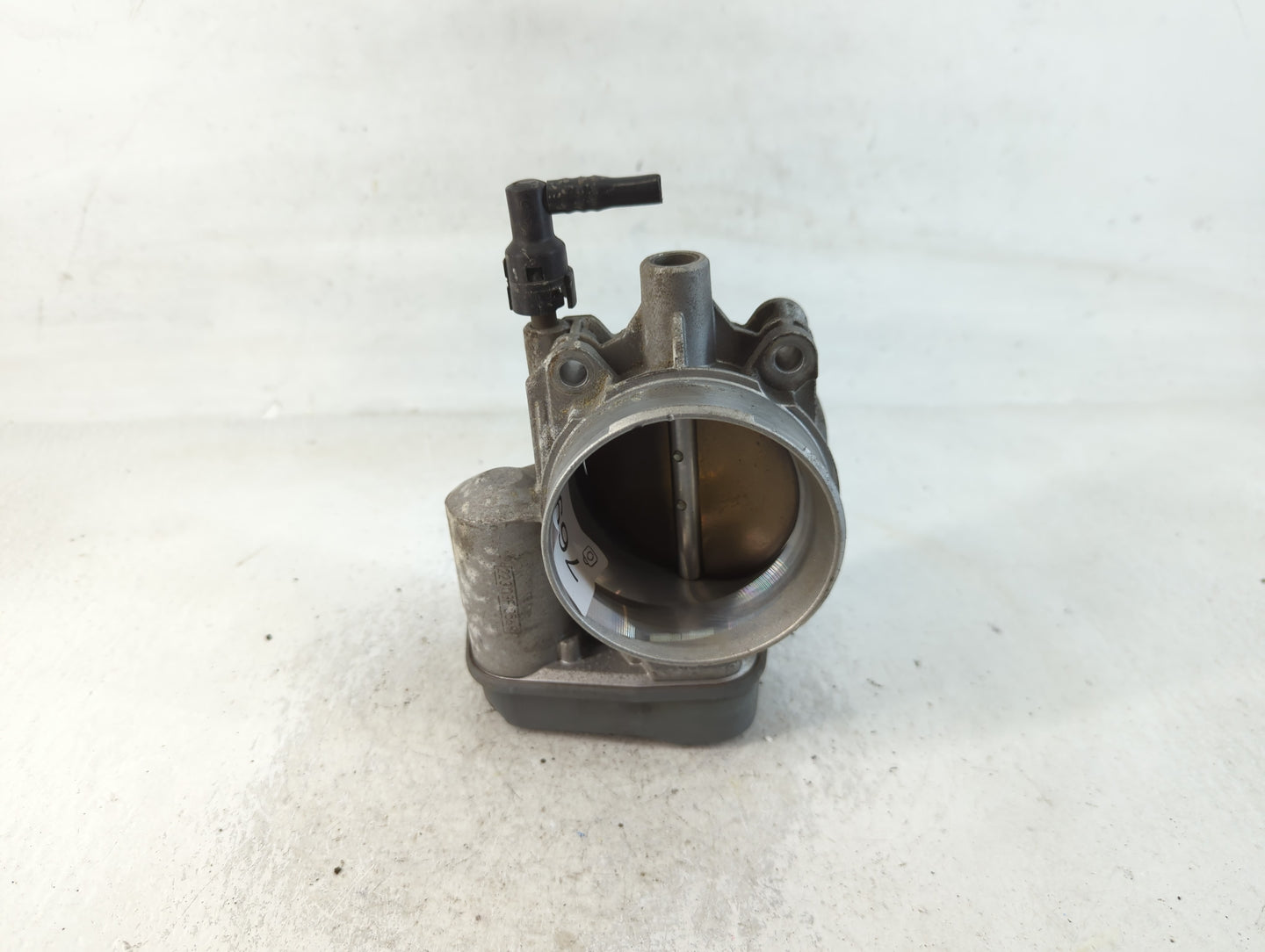 2004-2007 Buick Rainier Throttle Body P/N:22303F0569 Fits Fits 2003 2004 2005 2006 2007 OEM Used Auto Parts - Oemusedautopar