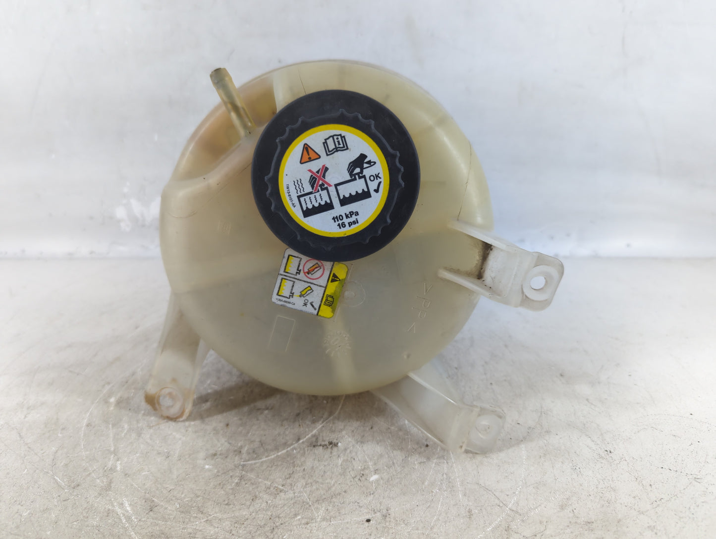 2004-2007 Buick Rainier Radiator Coolant Overflow Expansion Tank Bottle - Oemusedautoparts1.com