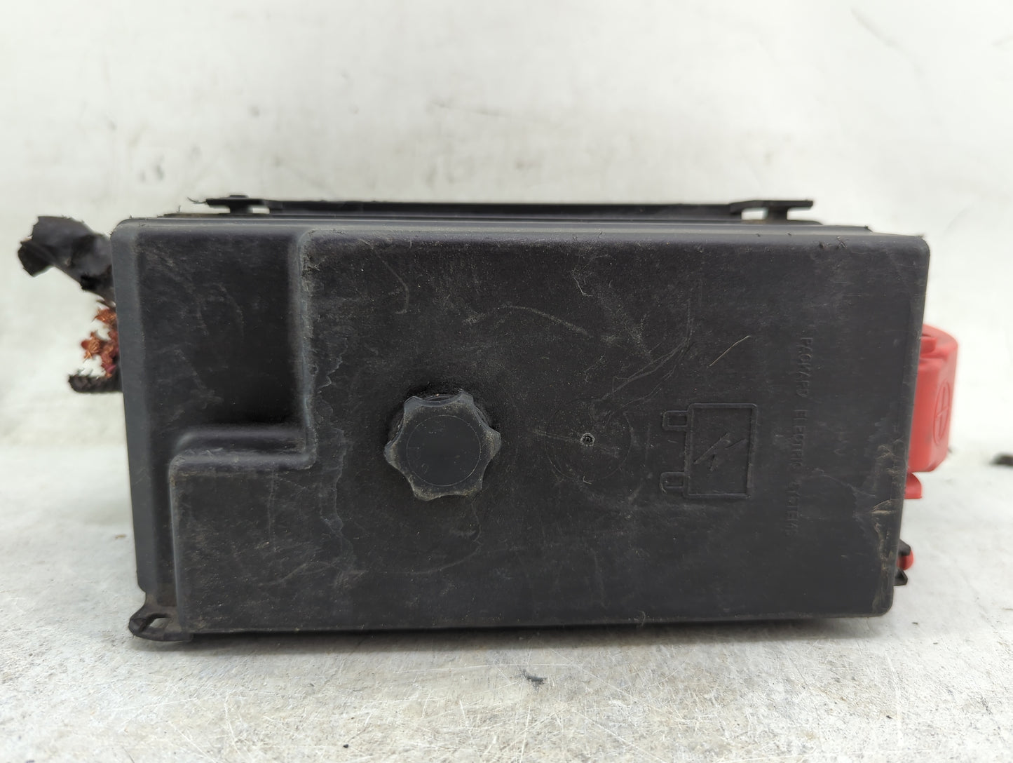 2000-2004 Buick Regal Fusebox Fuse Box Panel Relay Module Fits Fits 2000 2001 2002 2003 2004 2005 OEM Used Auto Parts - Oemu